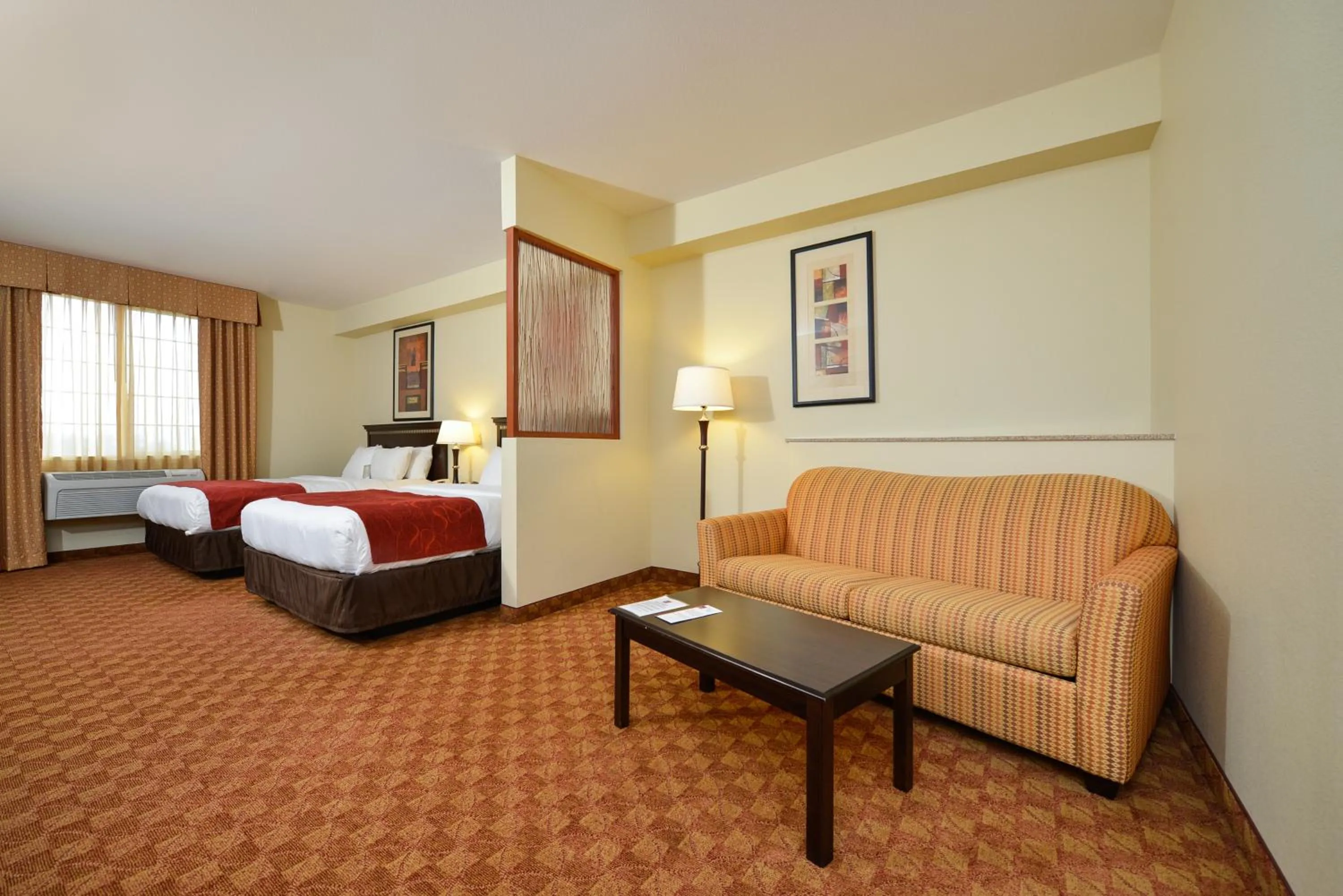 Bed in Comfort Suites Eugene University