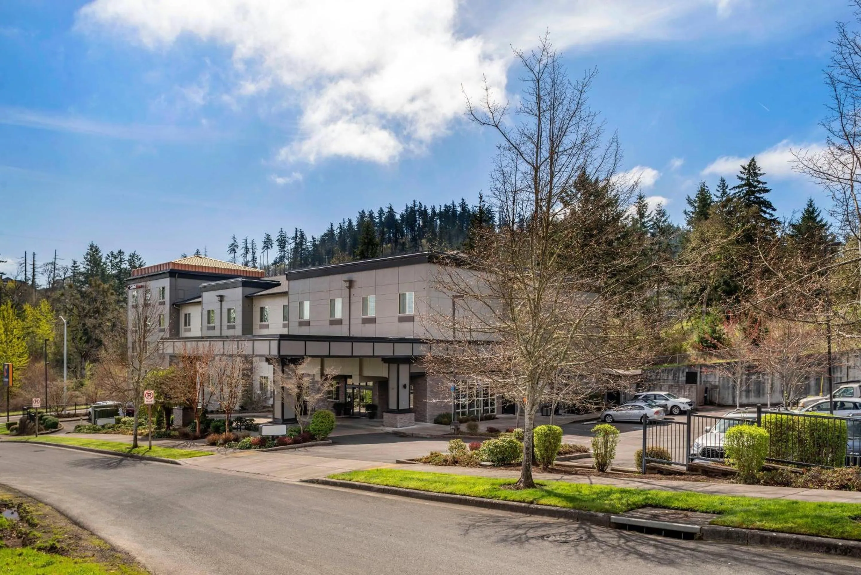 Property building in Comfort Suites Eugene University