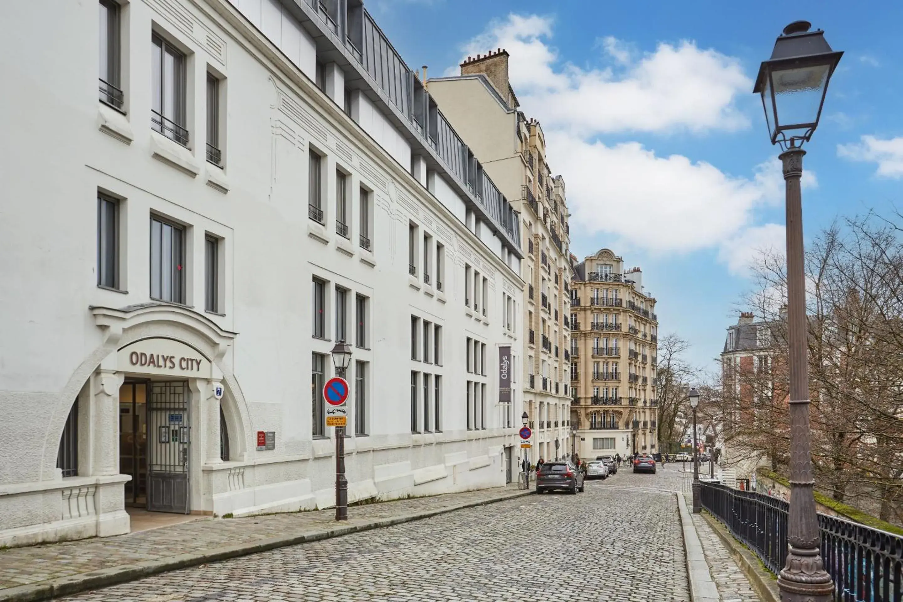 Property building in Appart Hotel Odalys City Paris Montmartre Property building in Appart Hotel Odalys City Paris Montmartre