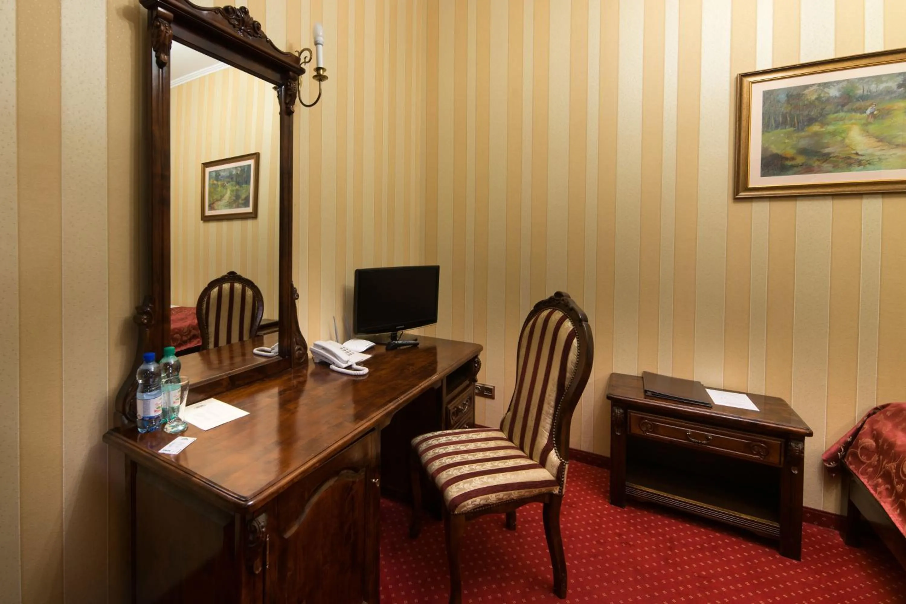 Photo of the whole room in Pałac Bursztynowy