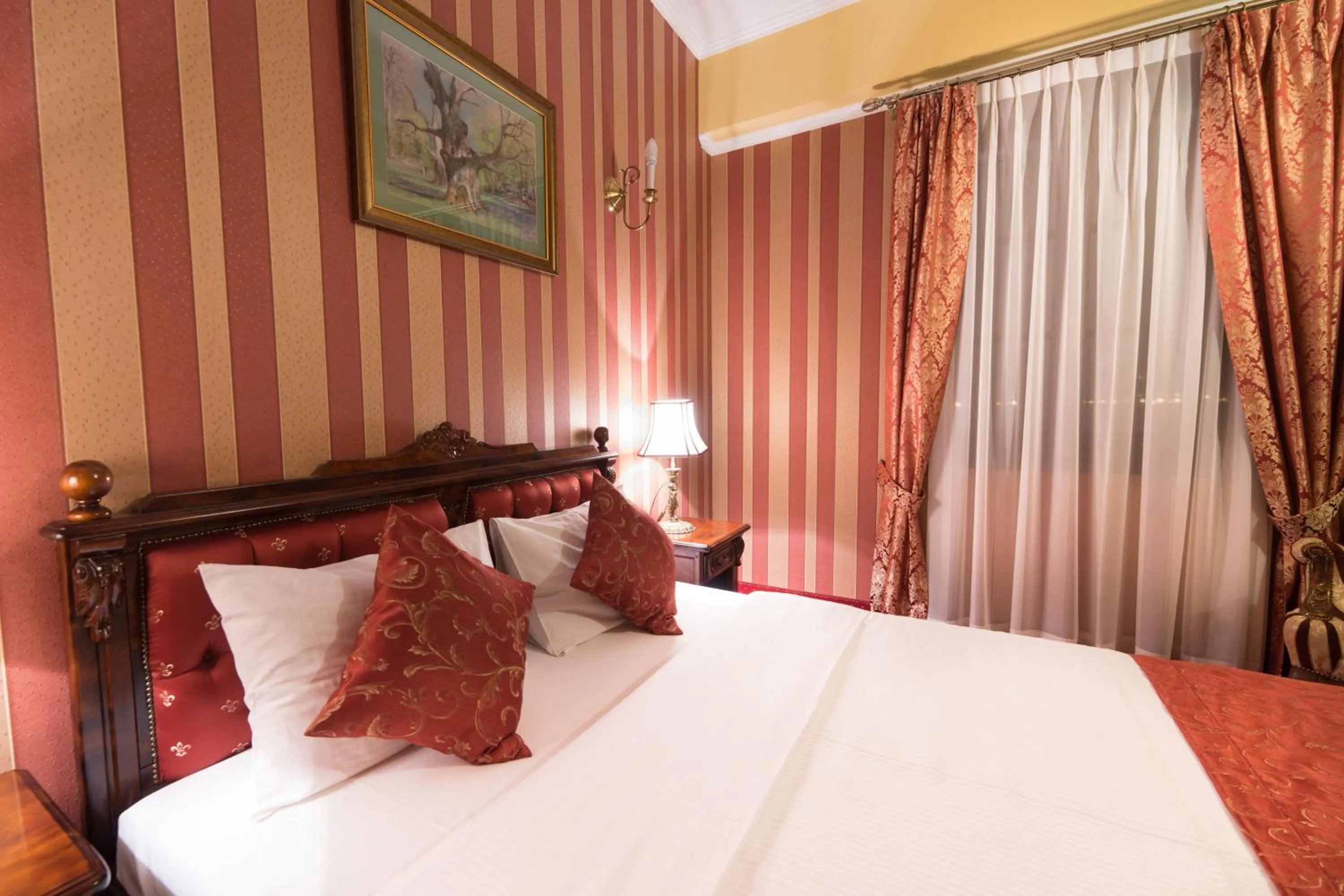 Bedroom, Bed in Pałac Bursztynowy