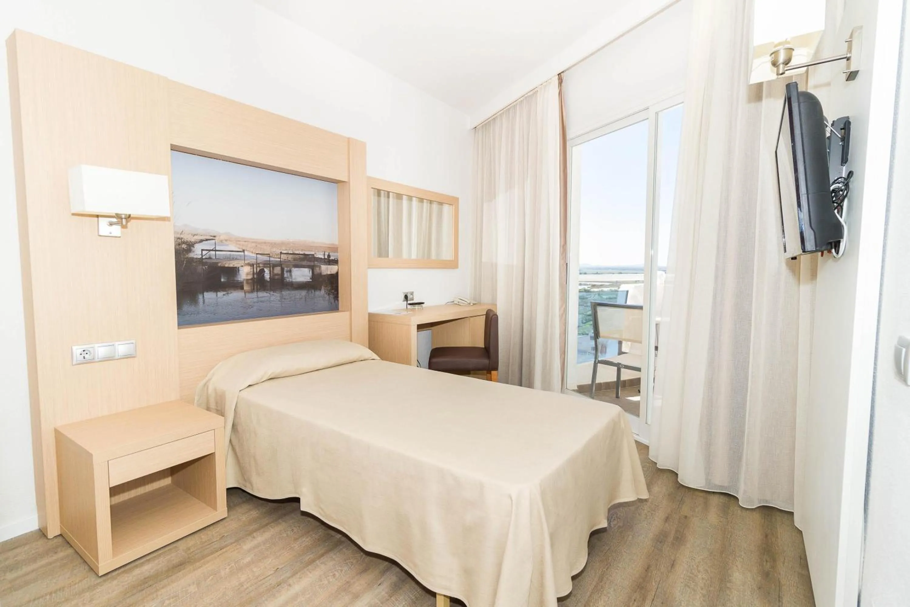 Photo of the whole room, Bed in Eix Lagotel Holiday Resort