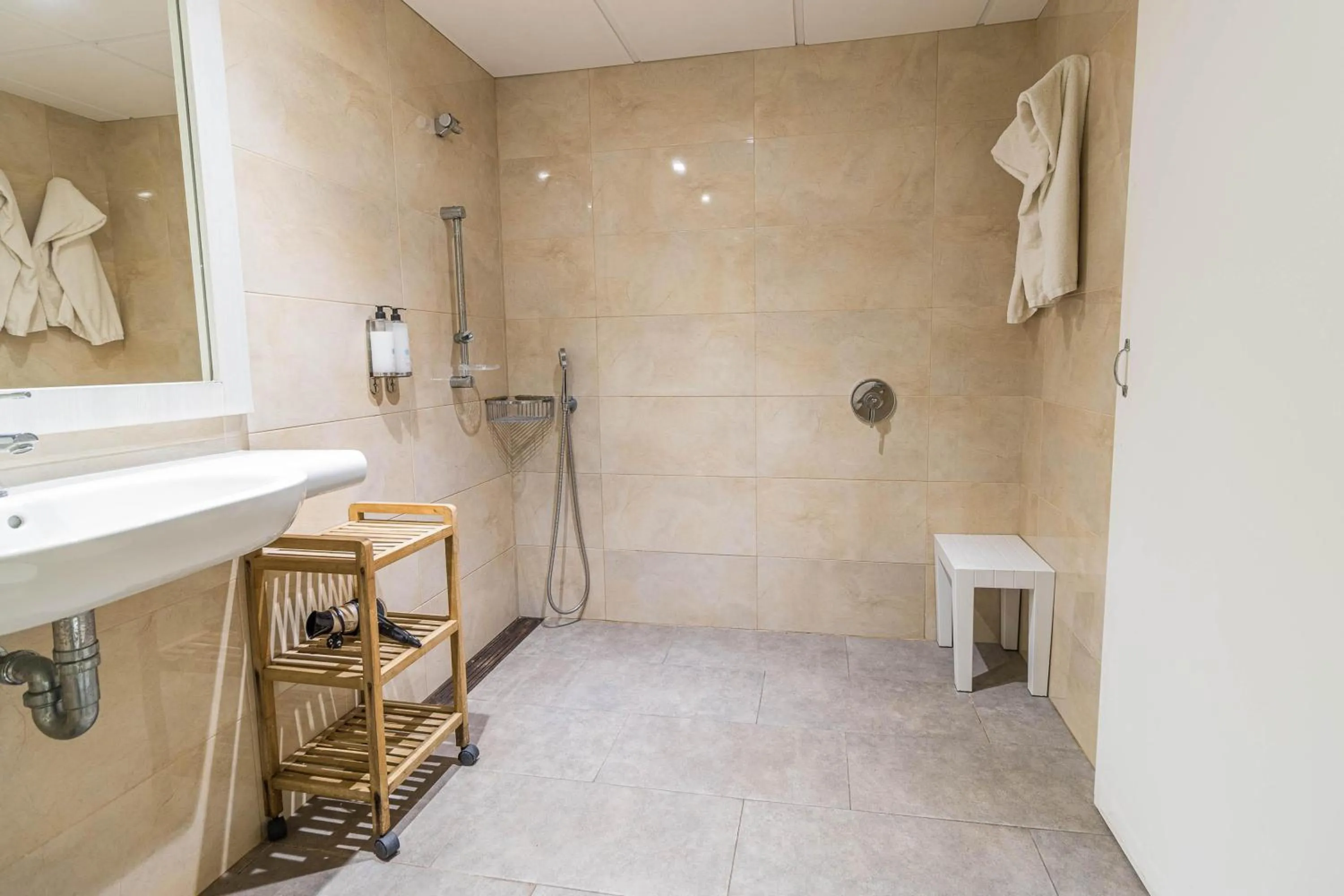 Bathroom in Eix Lagotel Holiday Resort