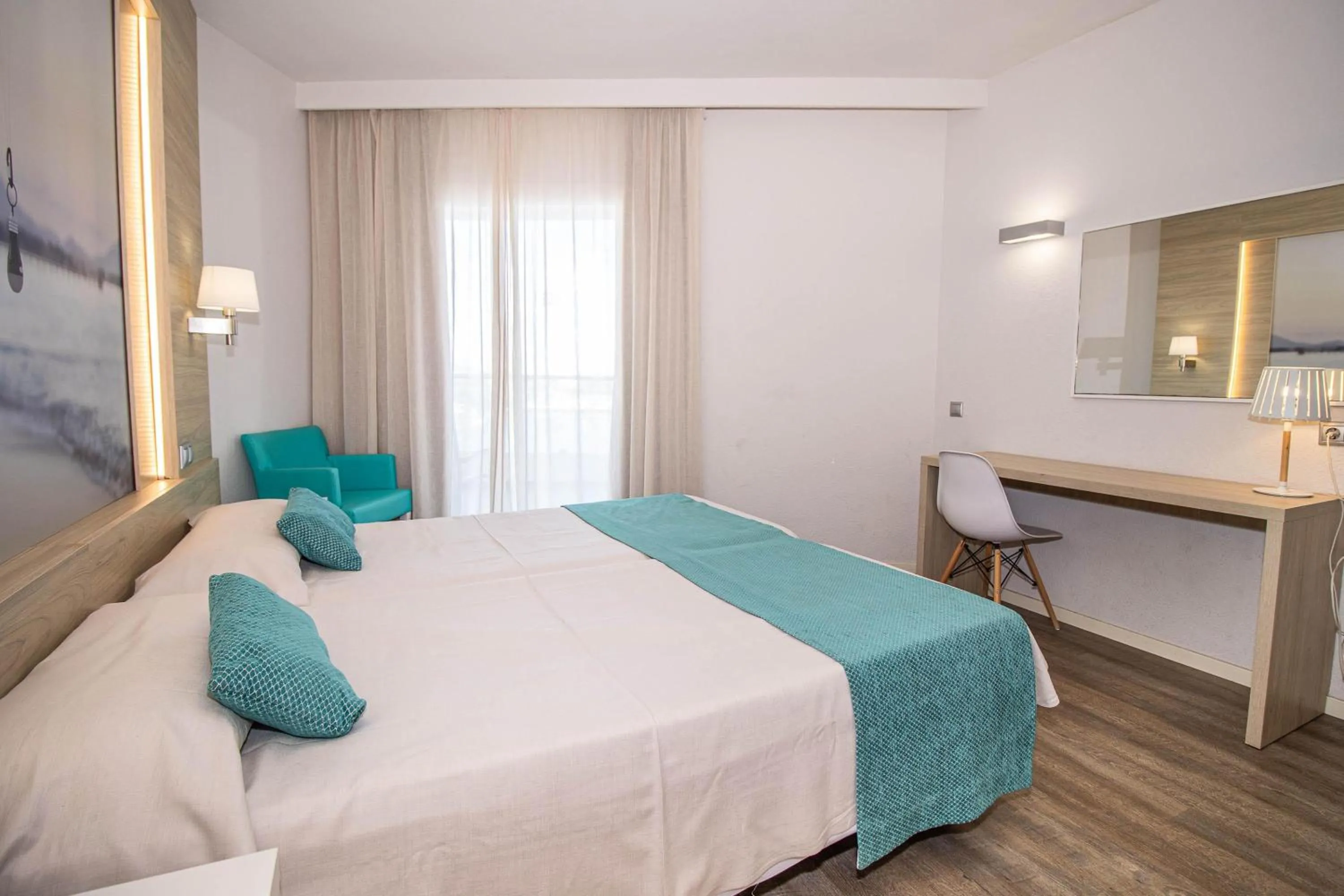 Photo of the whole room, Bed in Eix Lagotel Holiday Resort