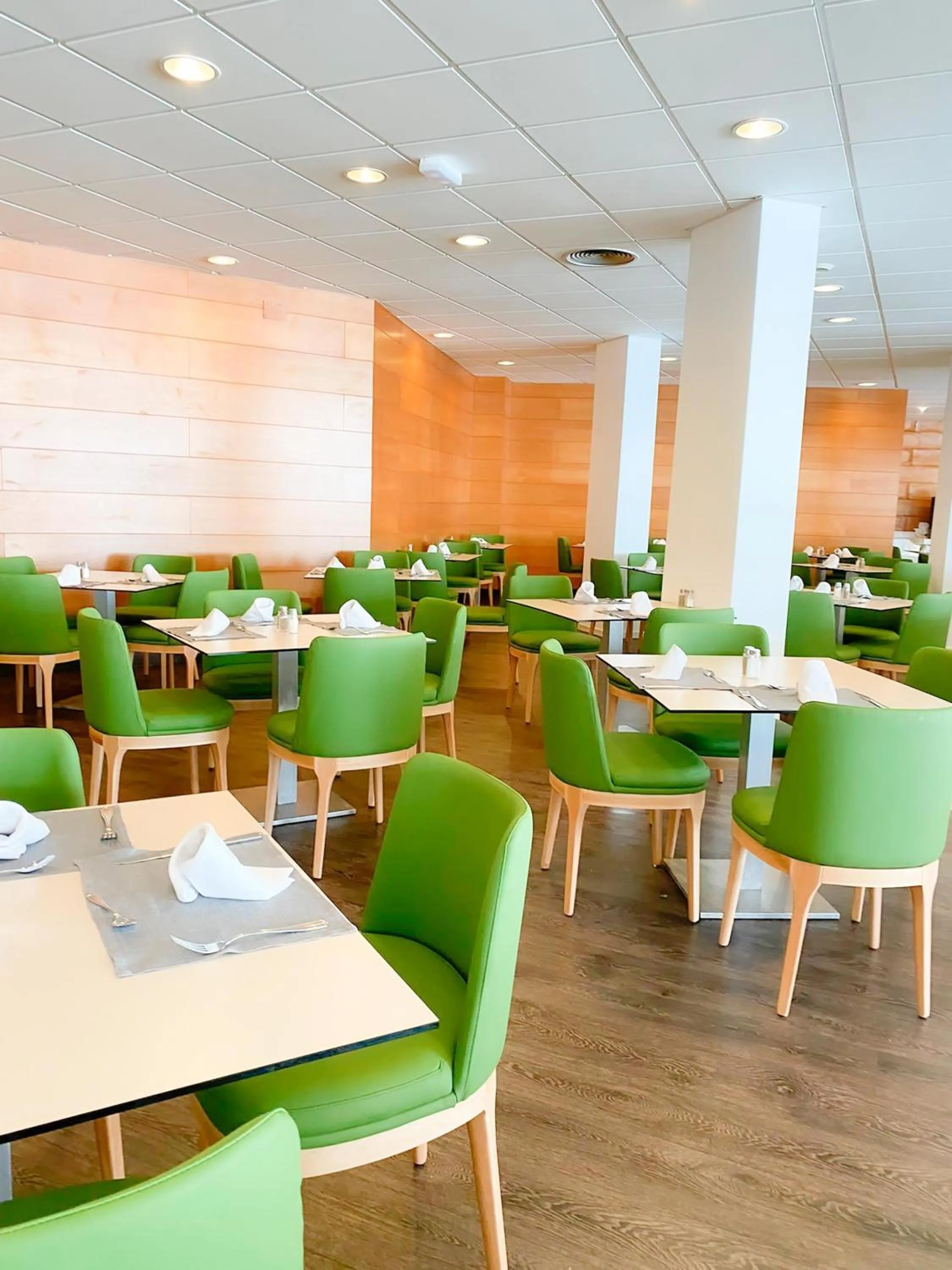 Restaurant/places to eat in Eix Lagotel Holiday Resort