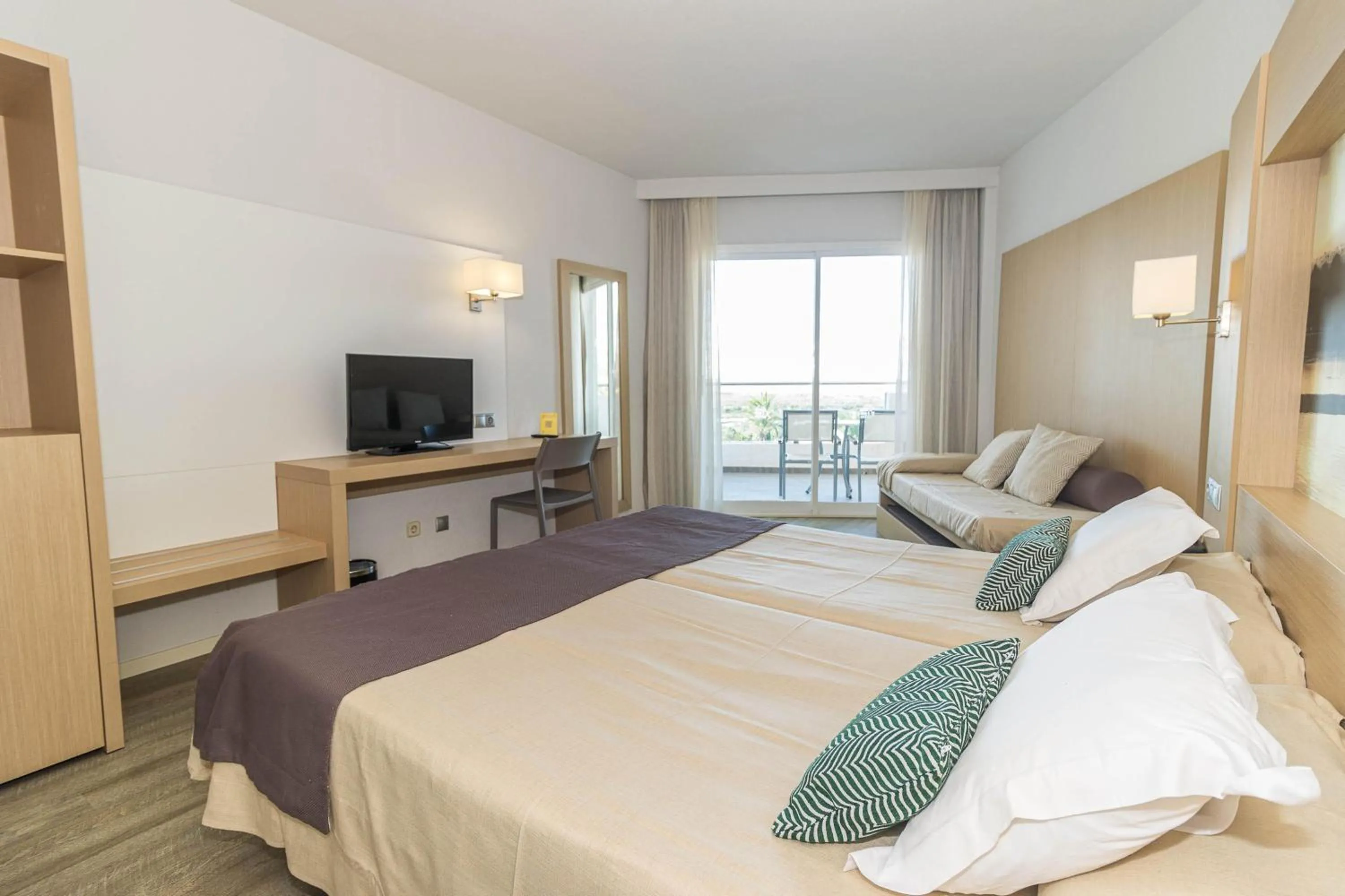 Photo of the whole room, Bed in Eix Lagotel Holiday Resort