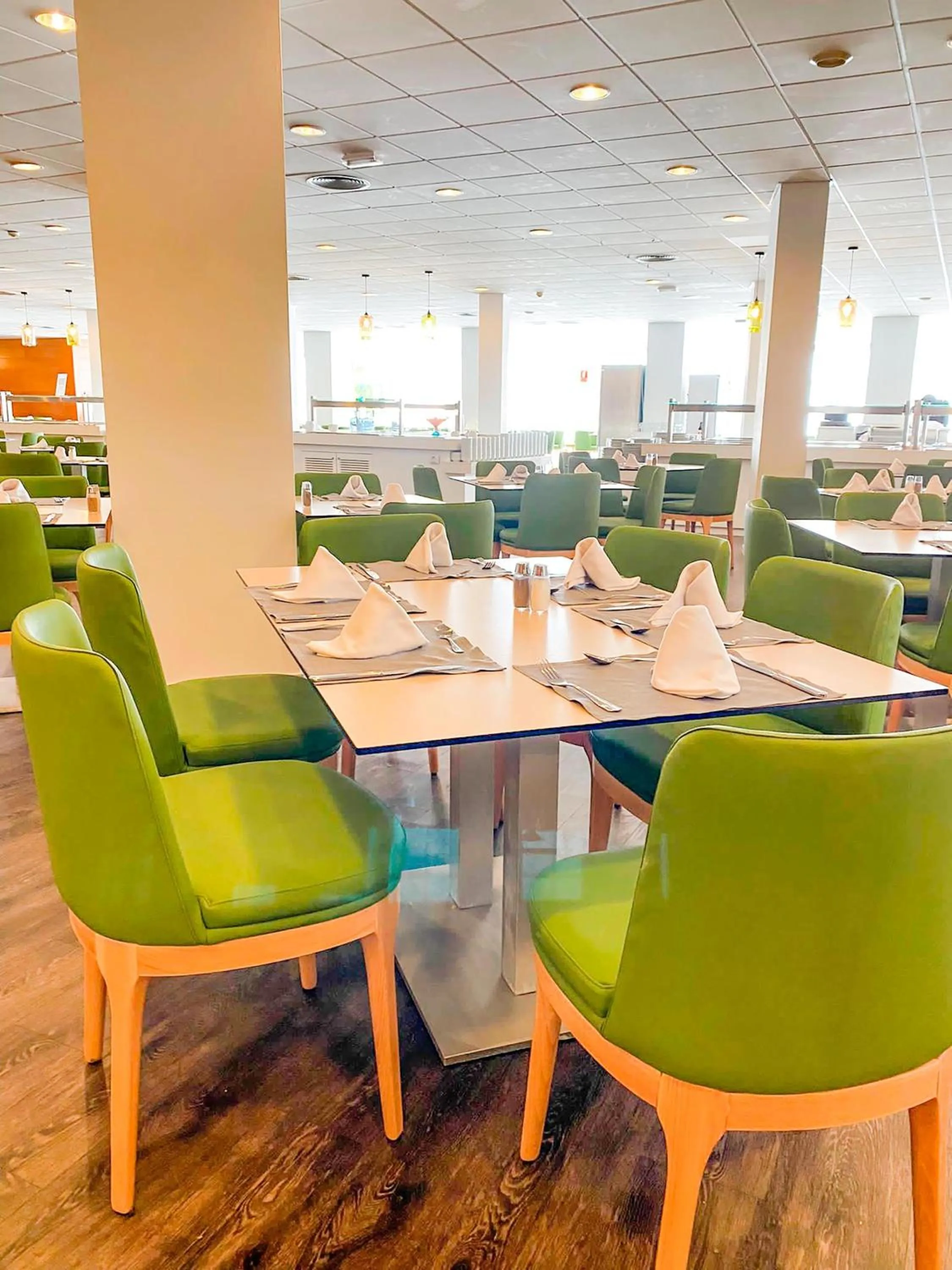 Restaurant/places to eat in Eix Lagotel Holiday Resort