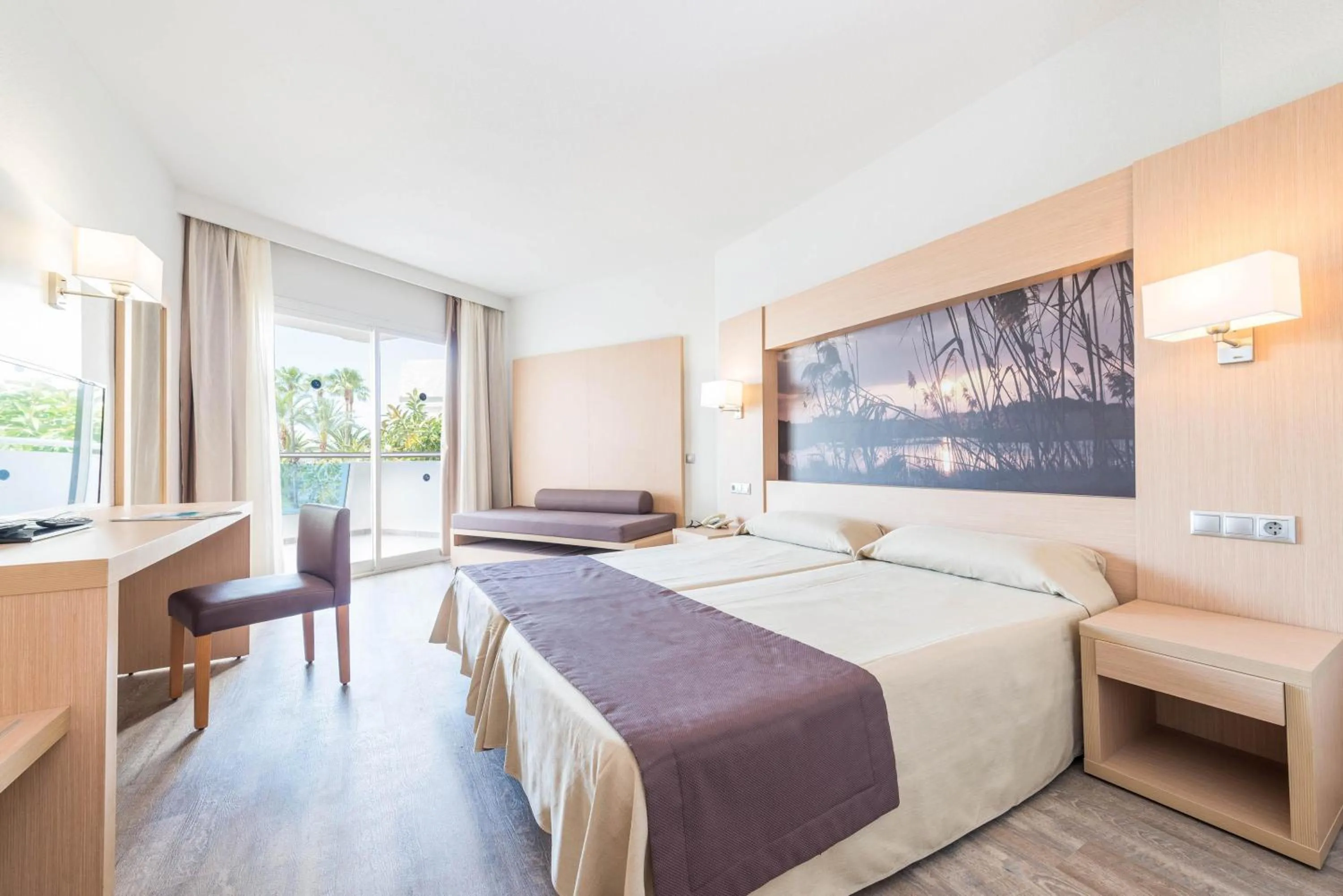 Photo of the whole room, Bed in Eix Lagotel Holiday Resort