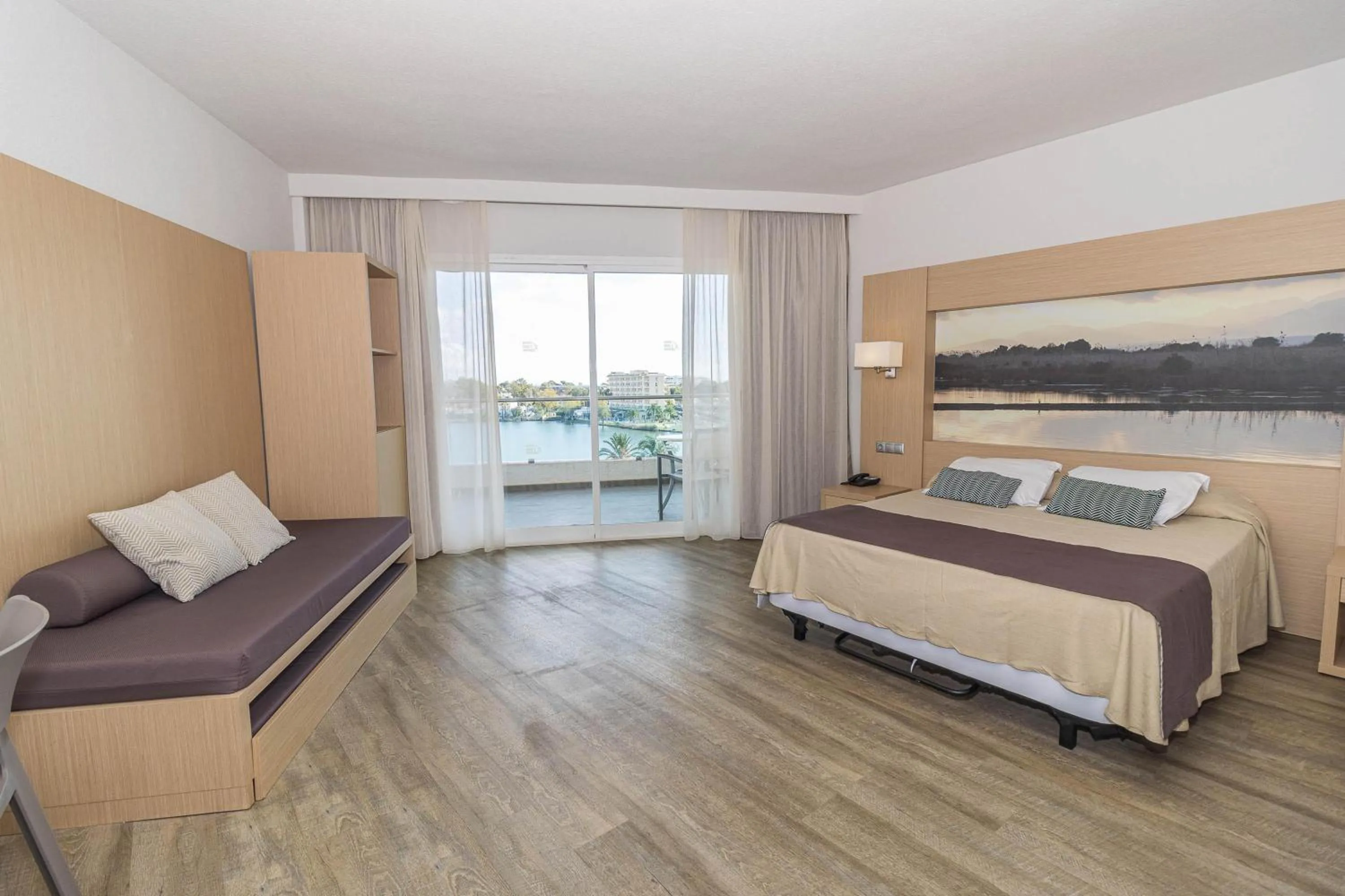 Photo of the whole room, Bed in Eix Lagotel Holiday Resort