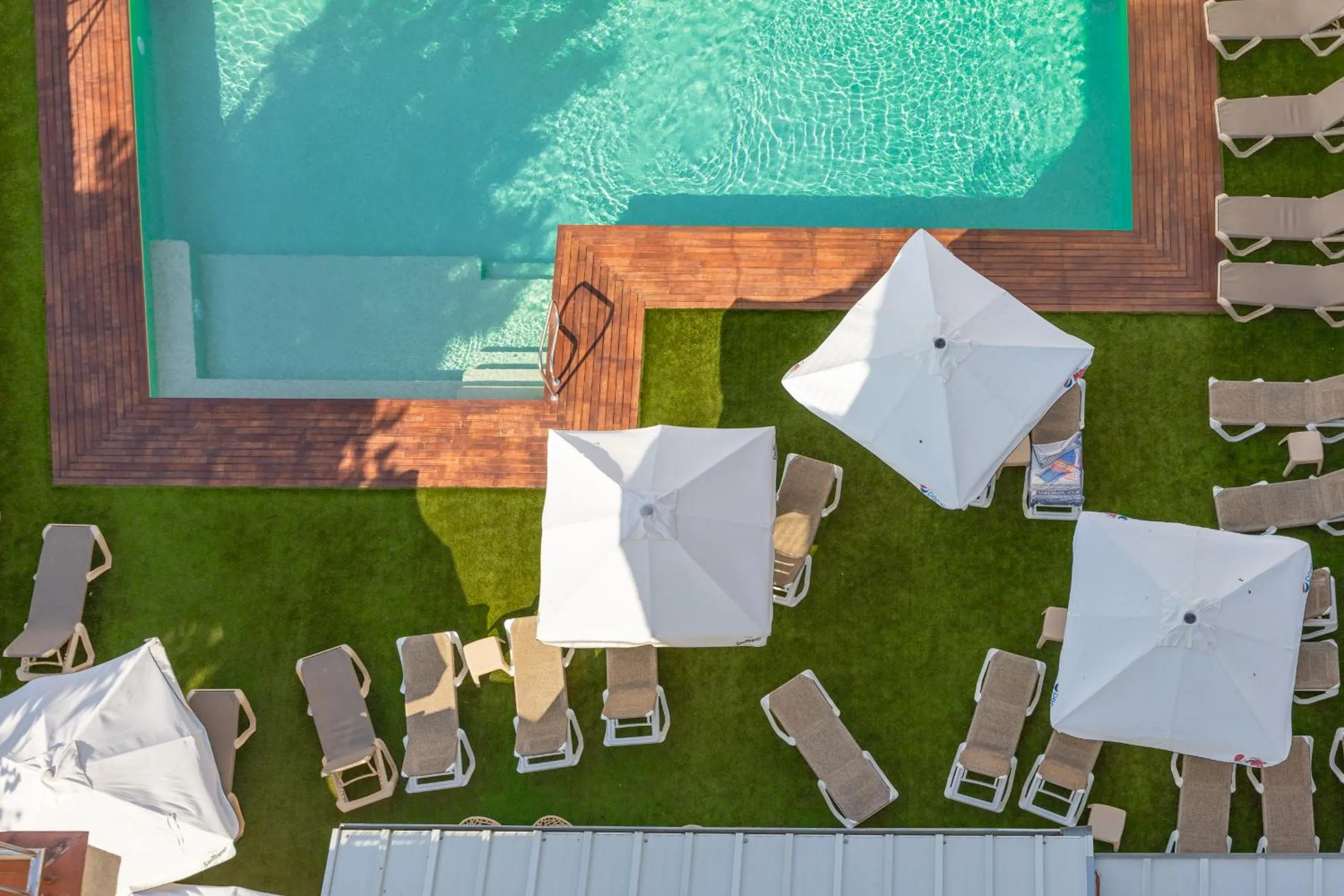 Swimming pool in Hotel Bell Aire