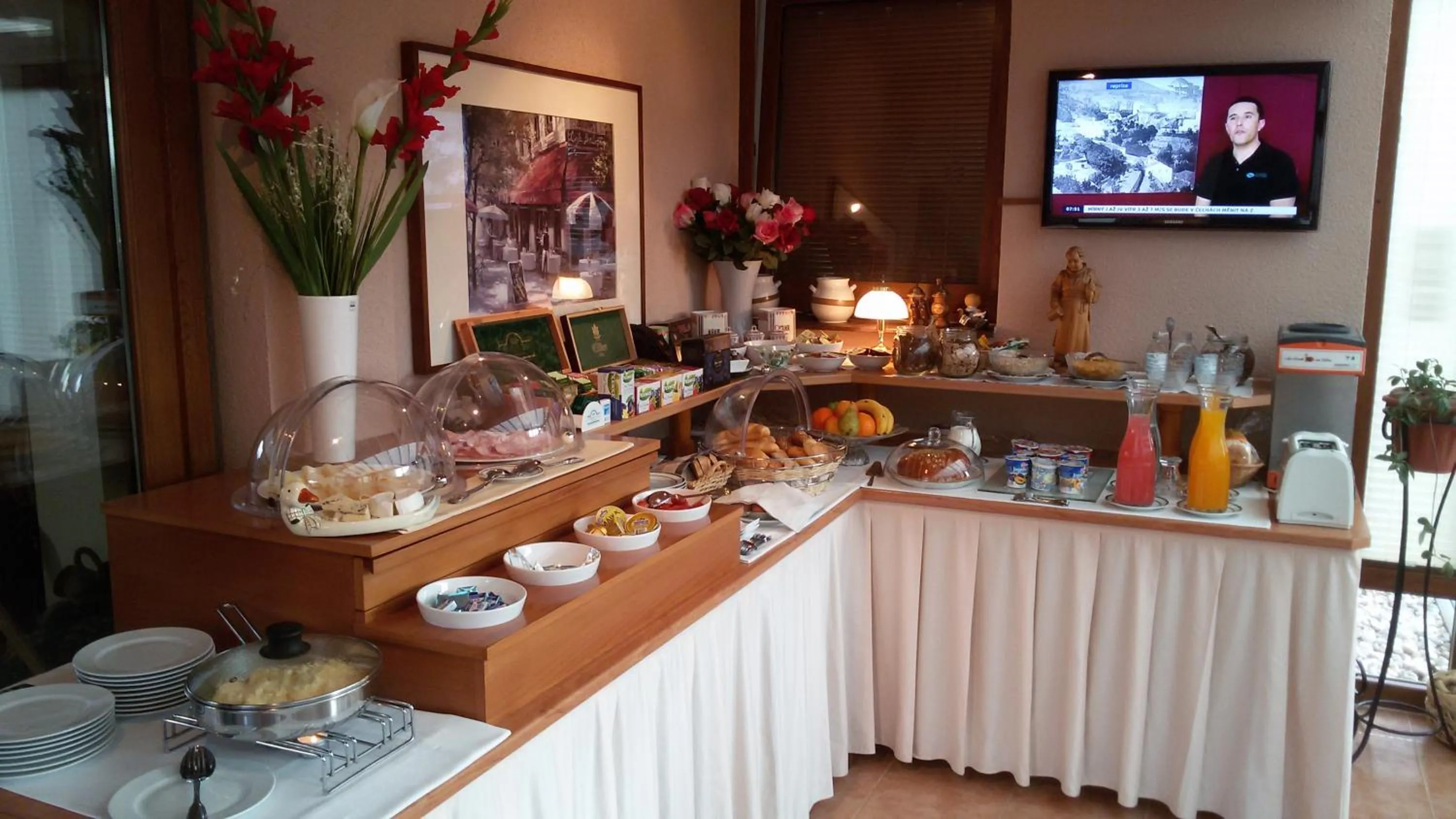 Continental breakfast in Pension U Labe