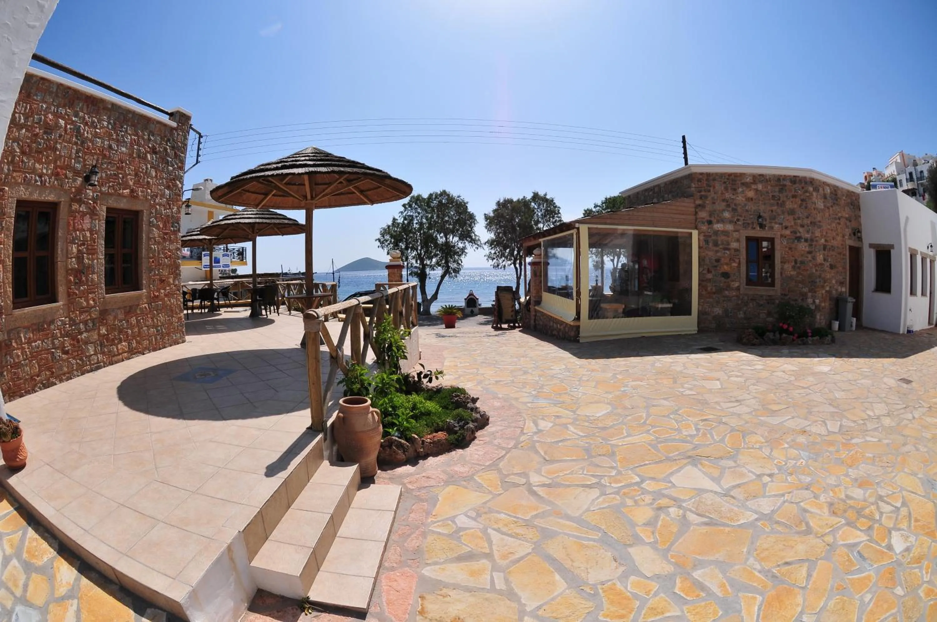 Restaurant/places to eat in Panteli Beach Hotel