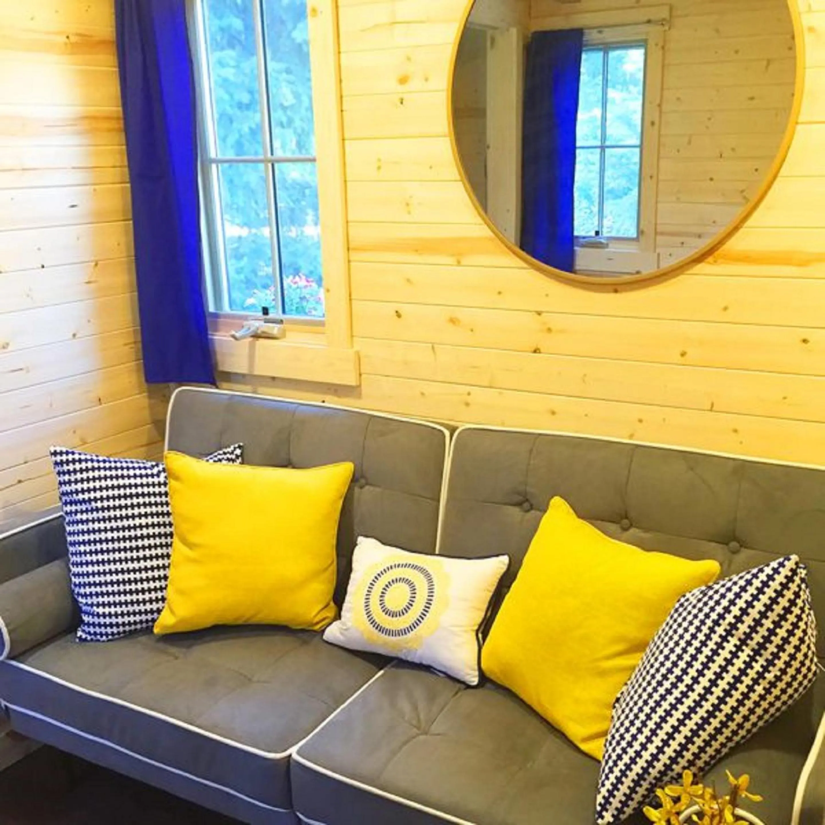 Leavenworth Camping Resort Tiny House Belle