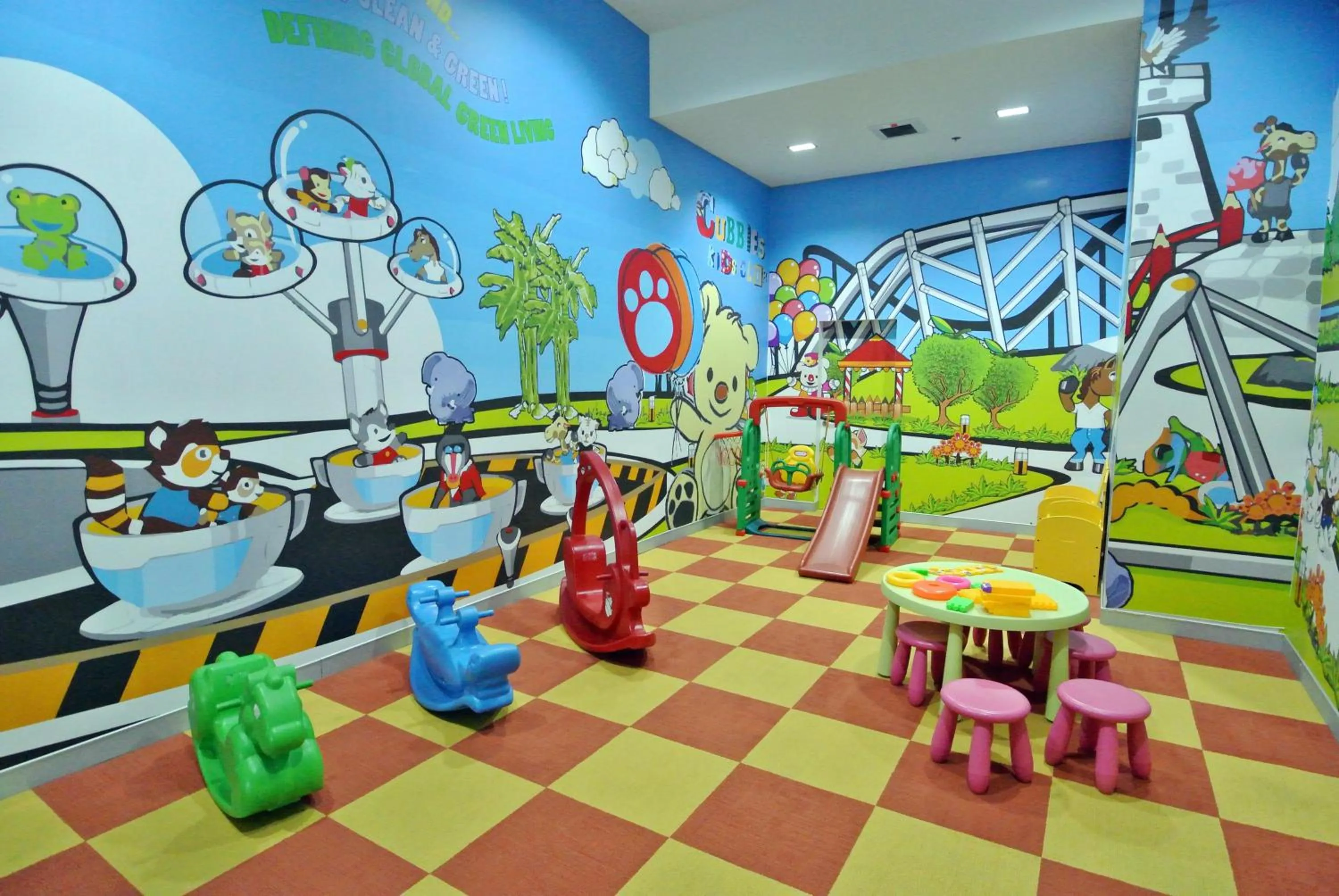 Family in Somerset Park Suanplu Bangkok