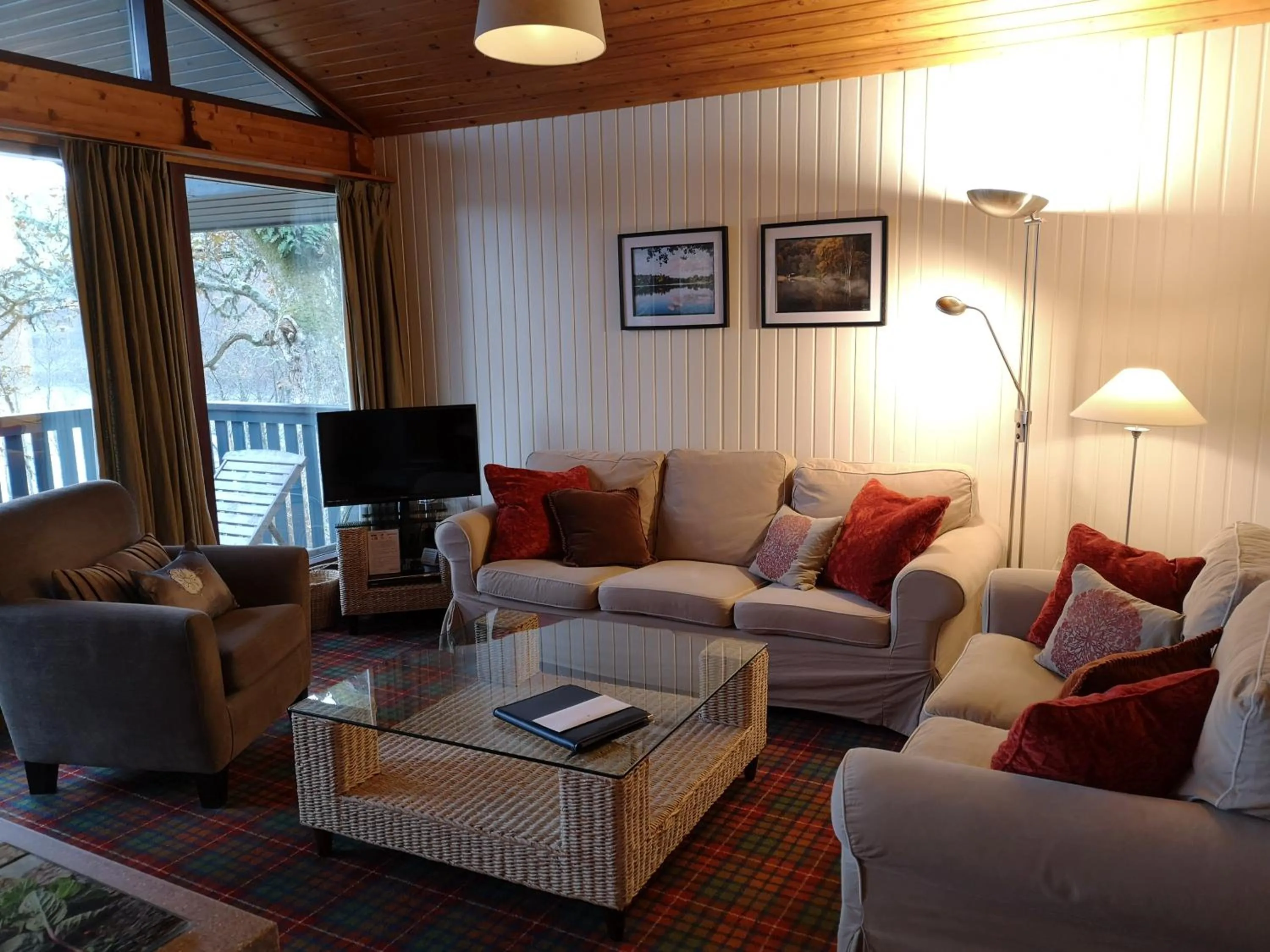 Loch Monzievaird Chalets