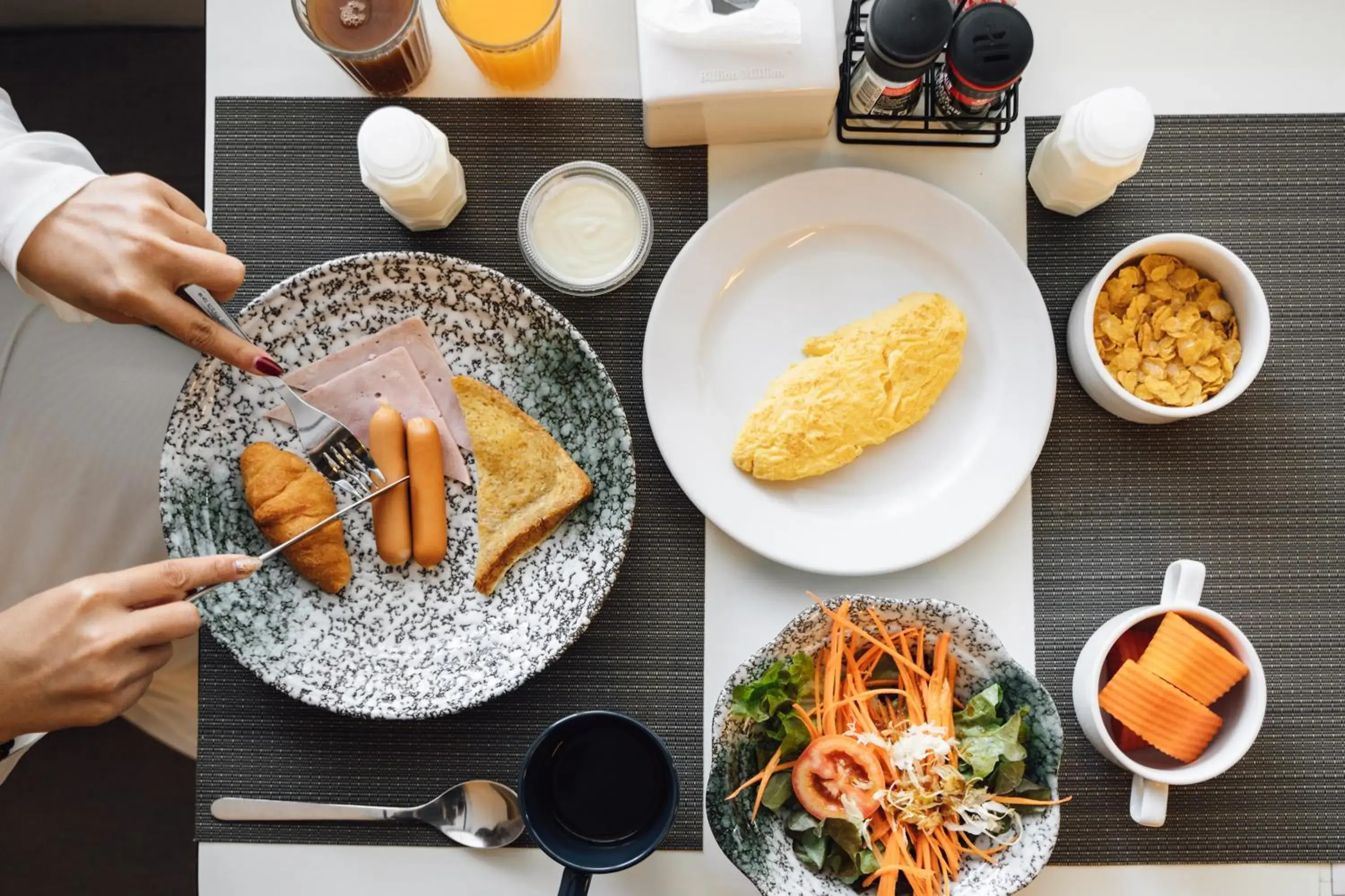 Restaurant/places to eat in Citadines Sukhumvit 16 Bangkok Restaurant/places to eat in Citadines Sukhumvit 16 Bangkok