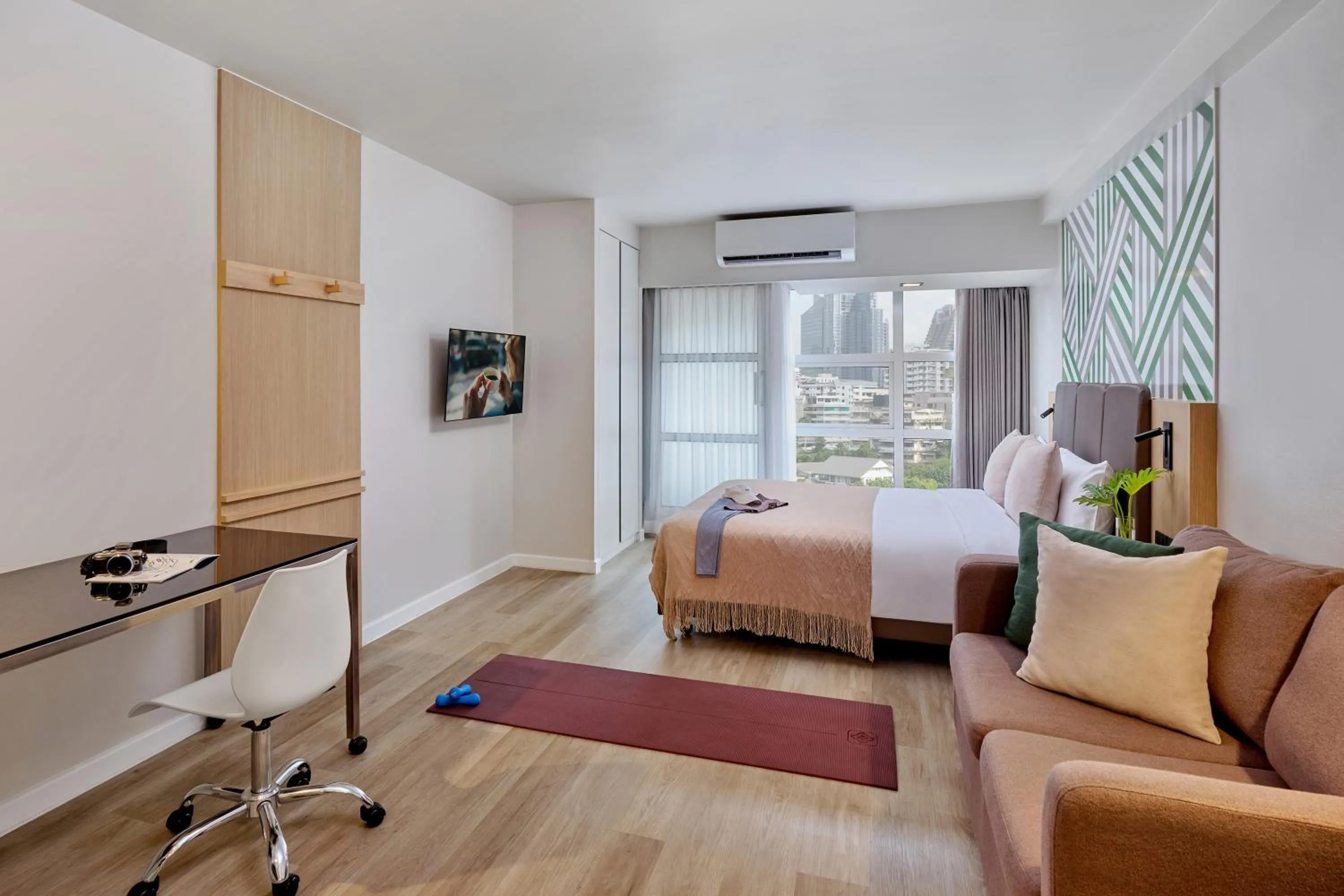 Bedroom, Bed in Citadines Sukhumvit 16 Bangkok