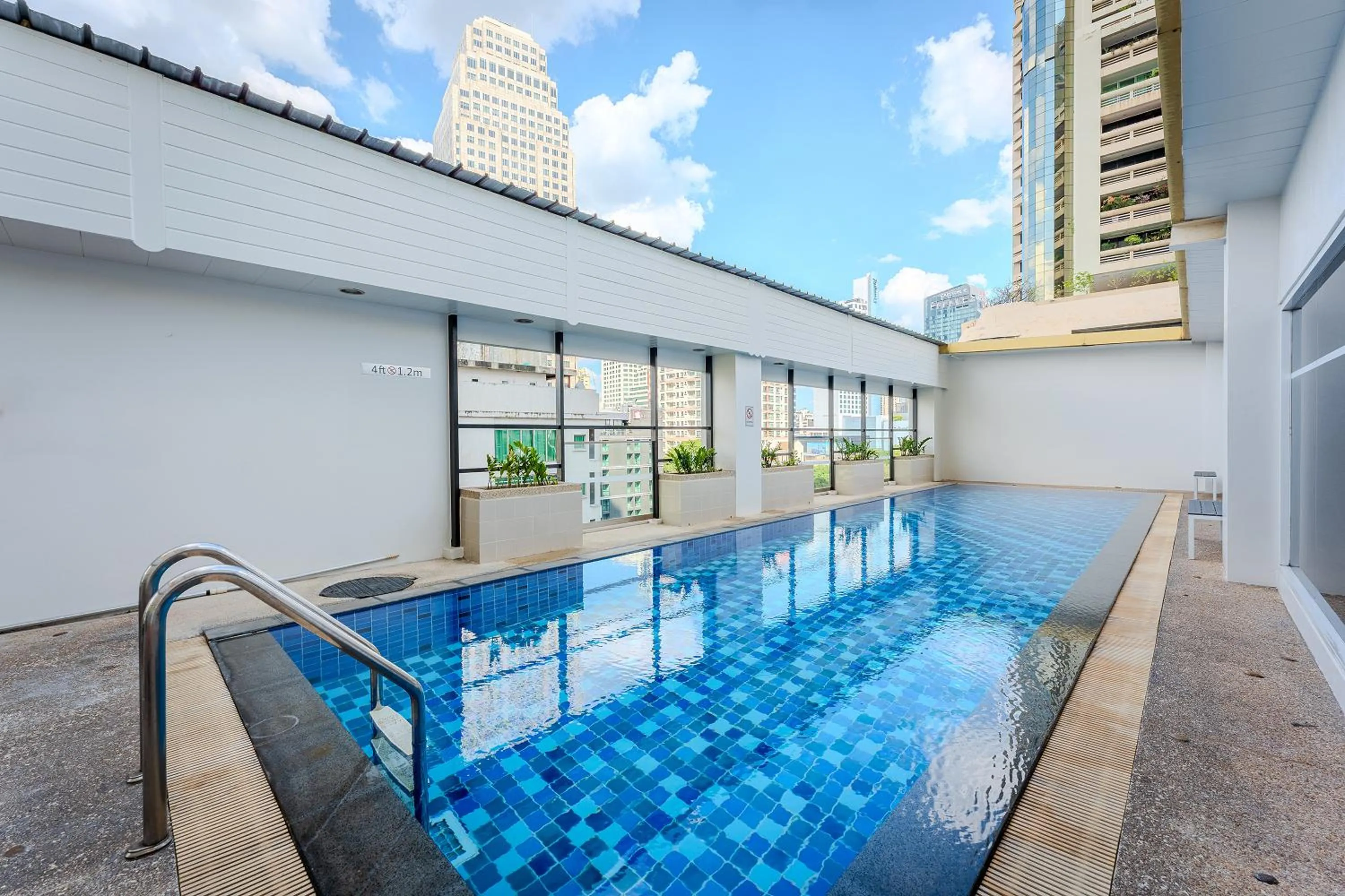 Swimming pool in Citadines Sukhumvit 16 Bangkok