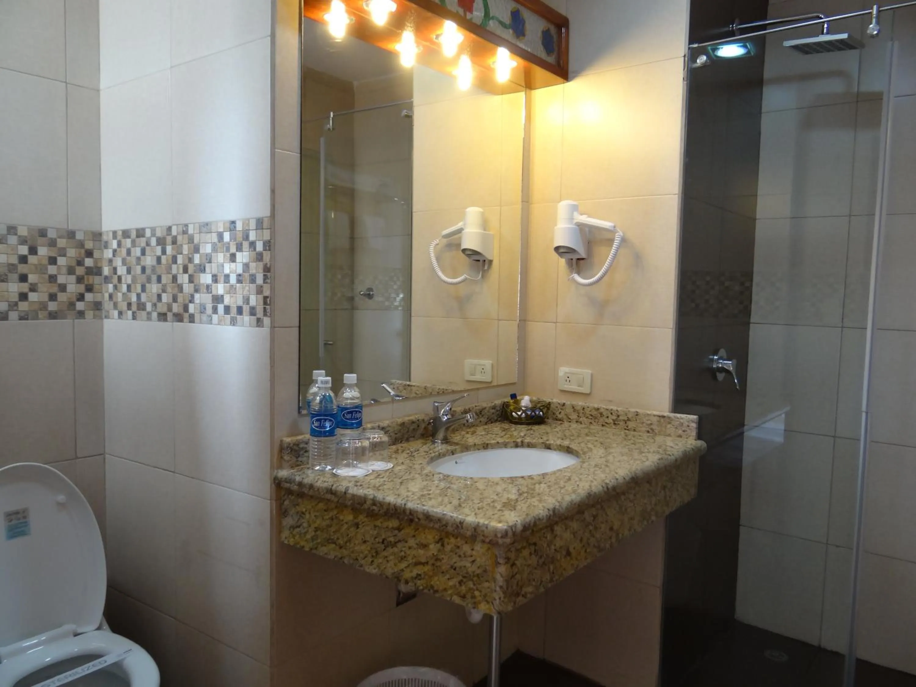 Bathroom in Hotel Real Audiencia