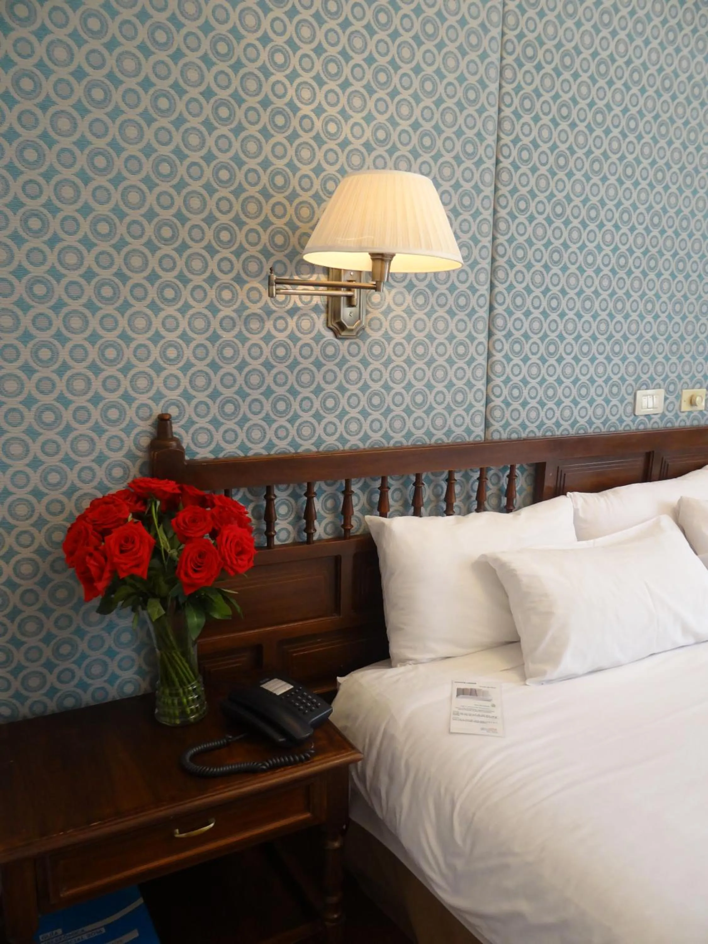 Photo of the whole room, Bed in Hotel Real Audiencia