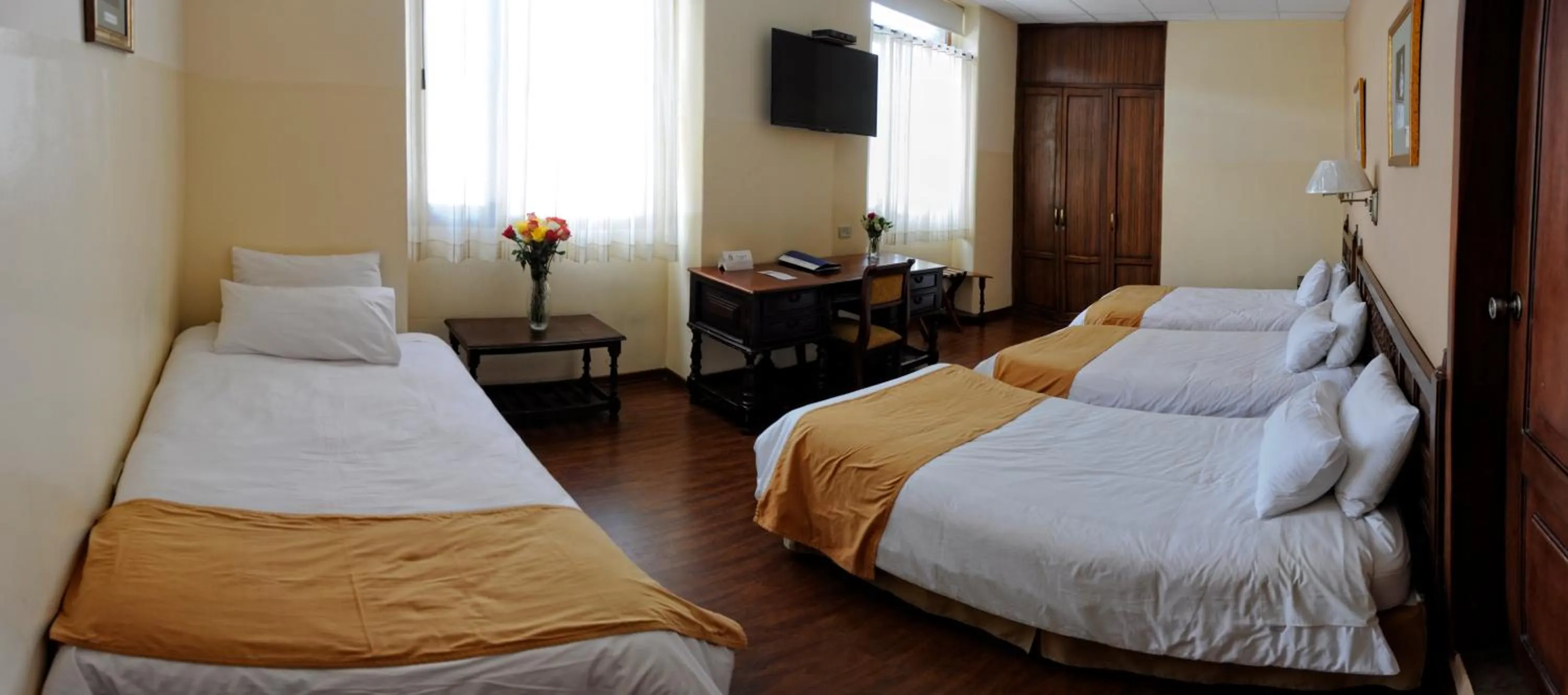 Photo of the whole room, Bed in Hotel Real Audiencia