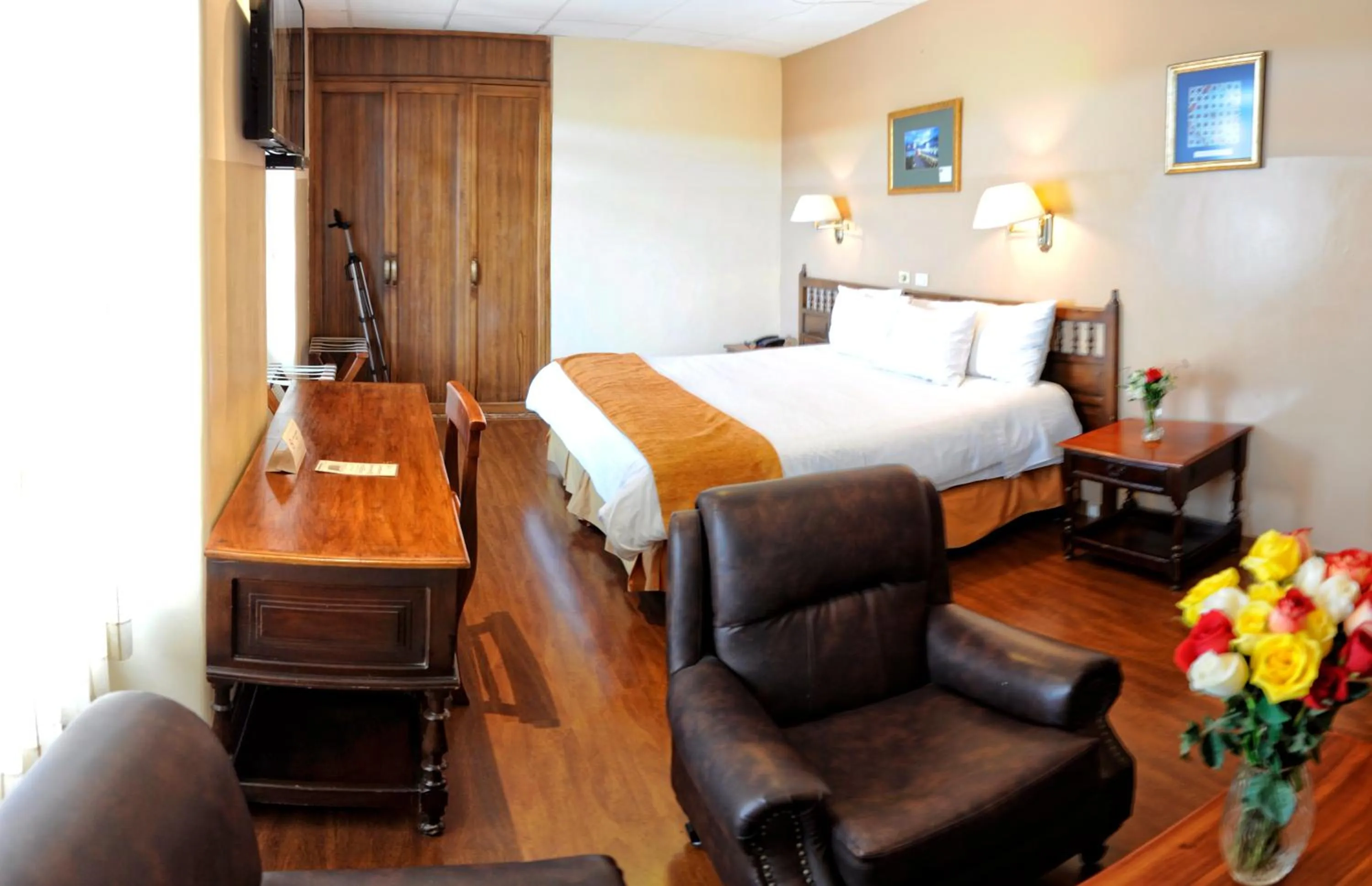 Photo of the whole room, Bed in Hotel Real Audiencia