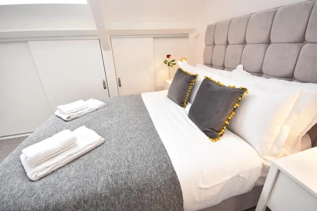 Bed in Apt 3, Opera House ensuite 4th Floor by Indigo Flats