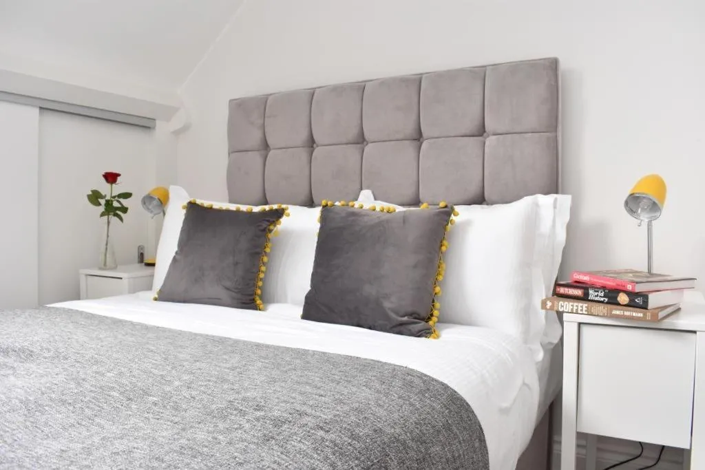 Bed in Apt 3, Opera House ensuite 4th Floor by Indigo Flats