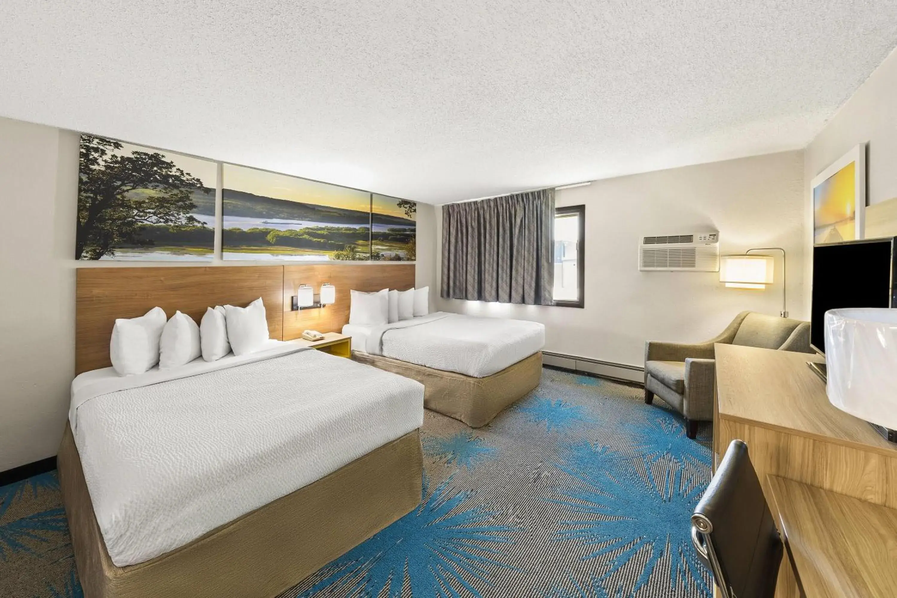 Bed in Days Inn by Wyndham Winona Bed in Days Inn by Wyndham Winona