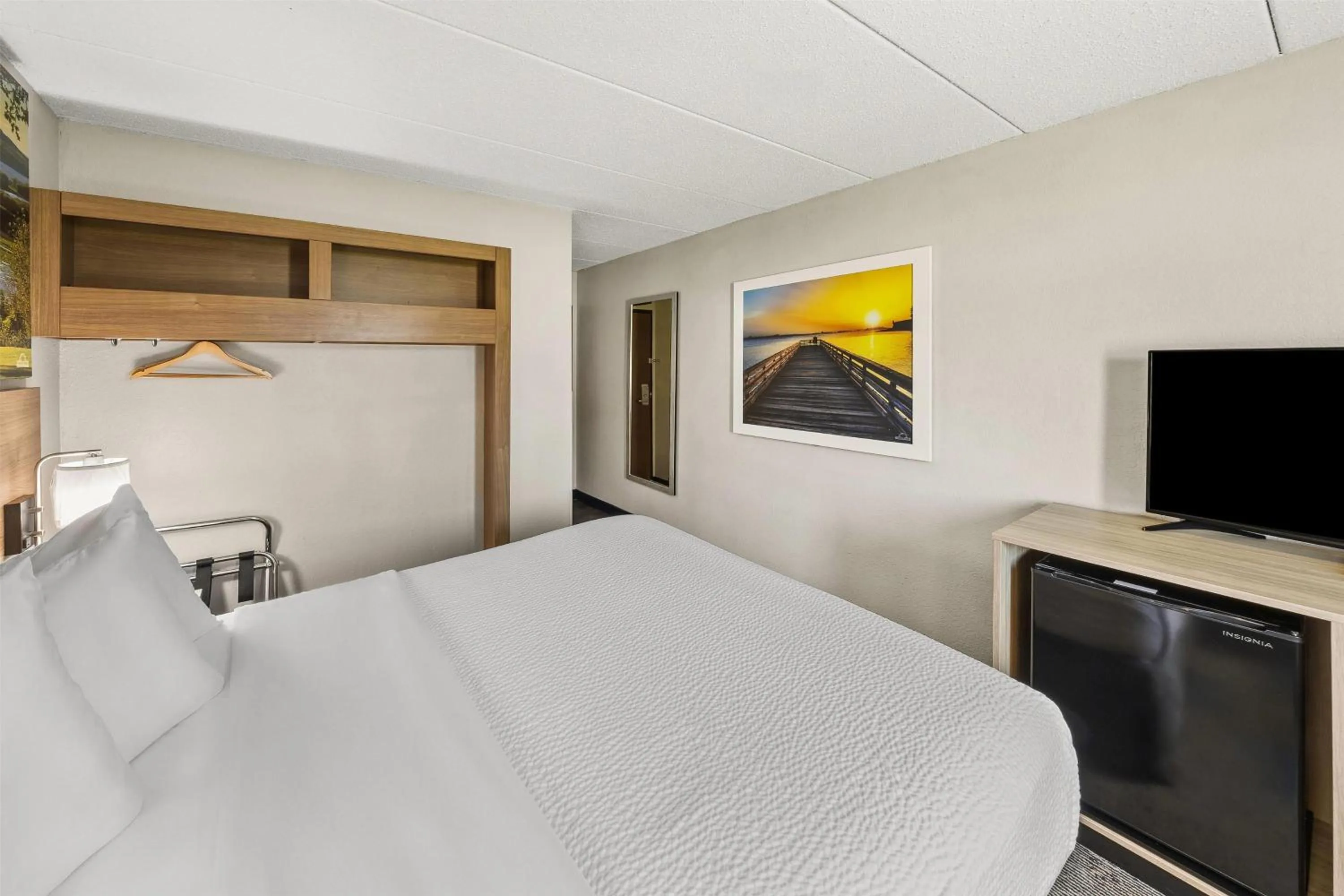 Photo of the whole room, Bed in Days Inn by Wyndham Winona