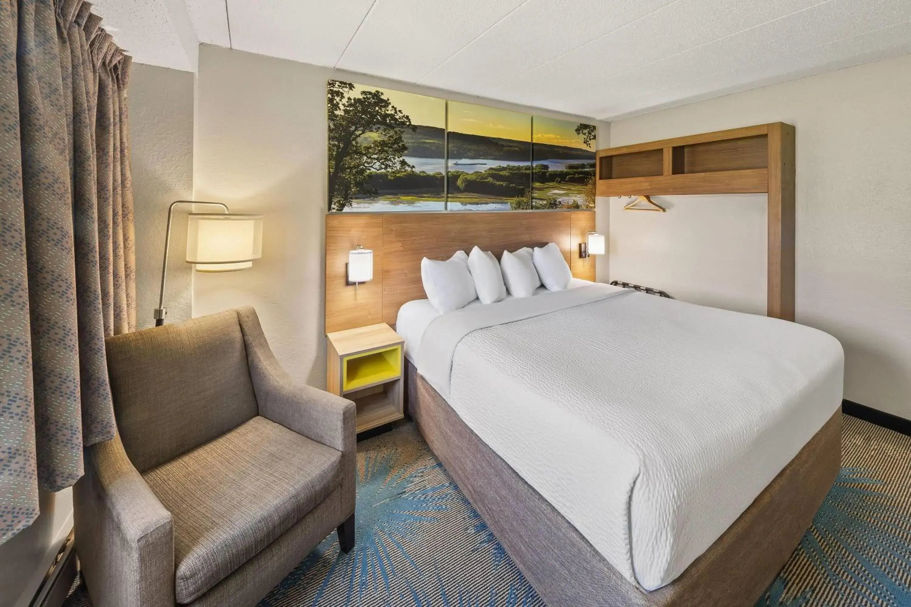 Bed in Days Inn by Wyndham Winona Bed in Days Inn by Wyndham Winona