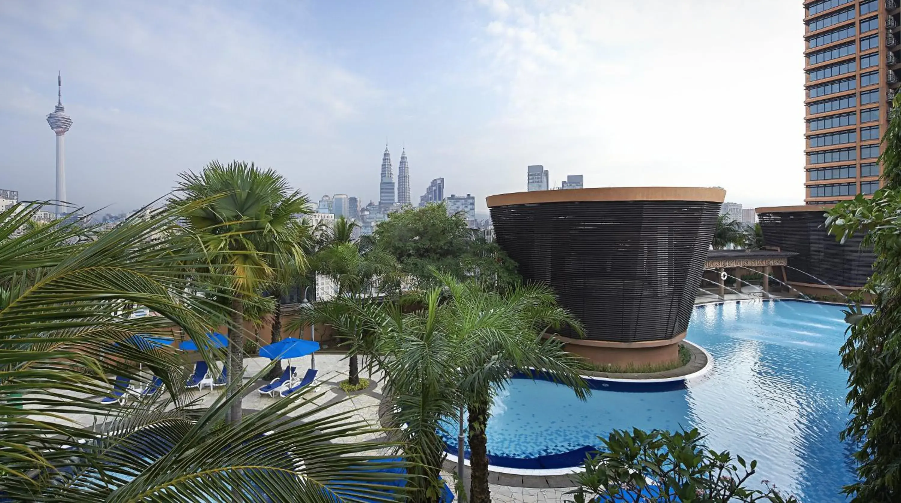 Swimming pool in Sunbow Suites @ Times Square Kuala Lumpur Swimming pool in Sunbow Suites @ Times Square Kuala Lumpur