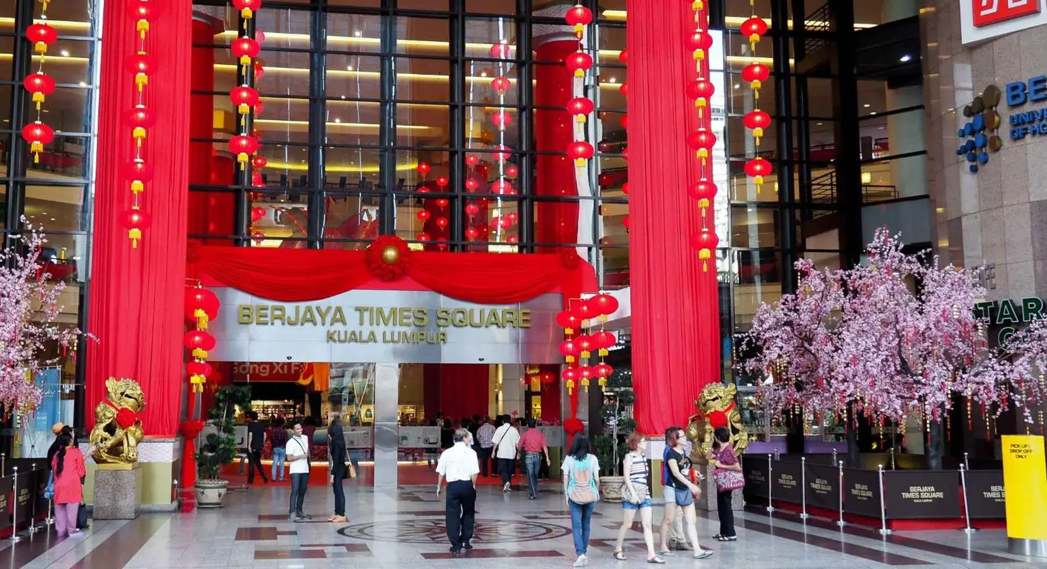 Facade/entrance in Sunbow Suites @ Times Square Kuala Lumpur Facade/entrance in Sunbow Suites @ Times Square Kuala Lumpur