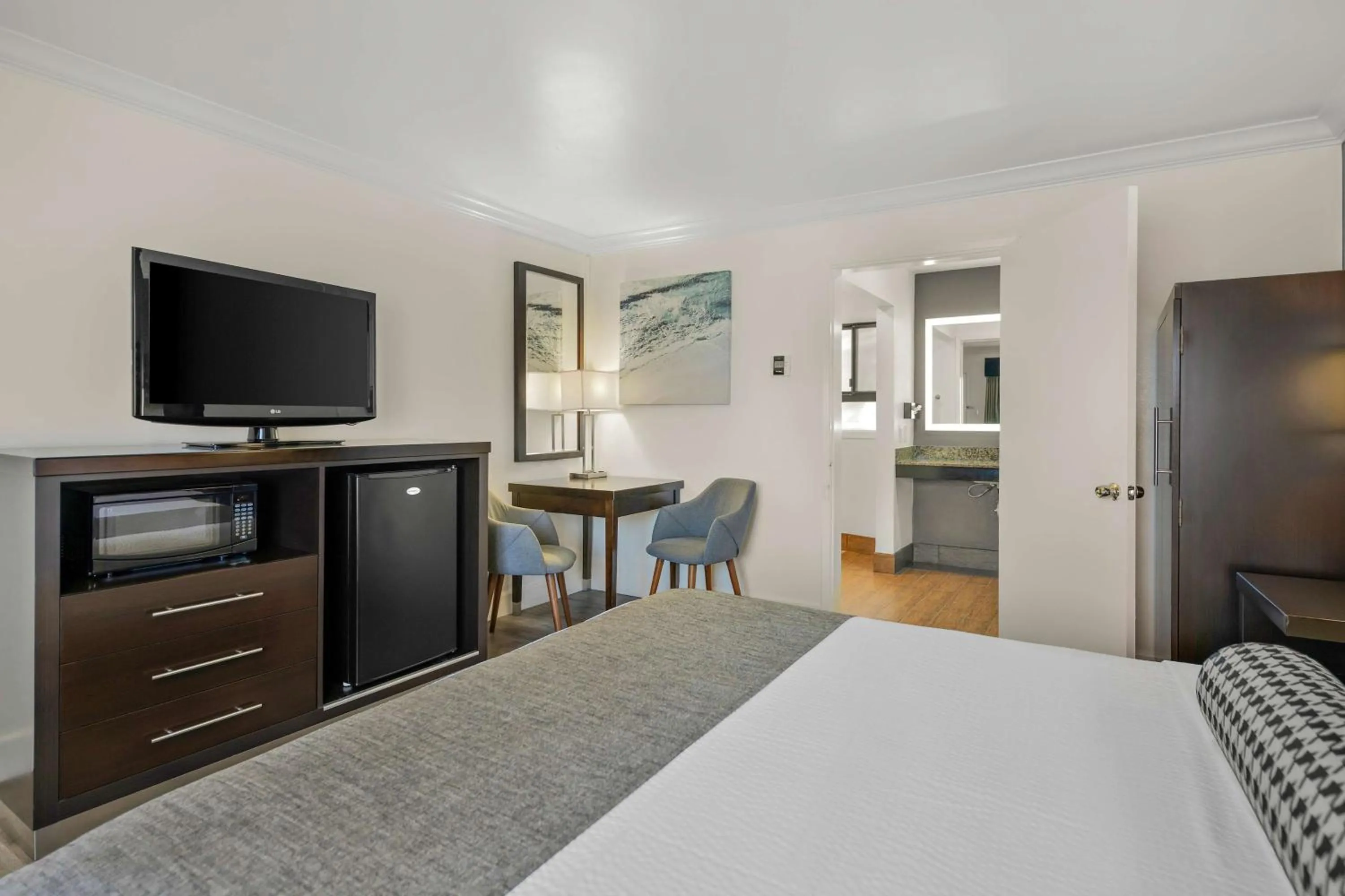 Bedroom, Bed in Best Western Park Crest Inn