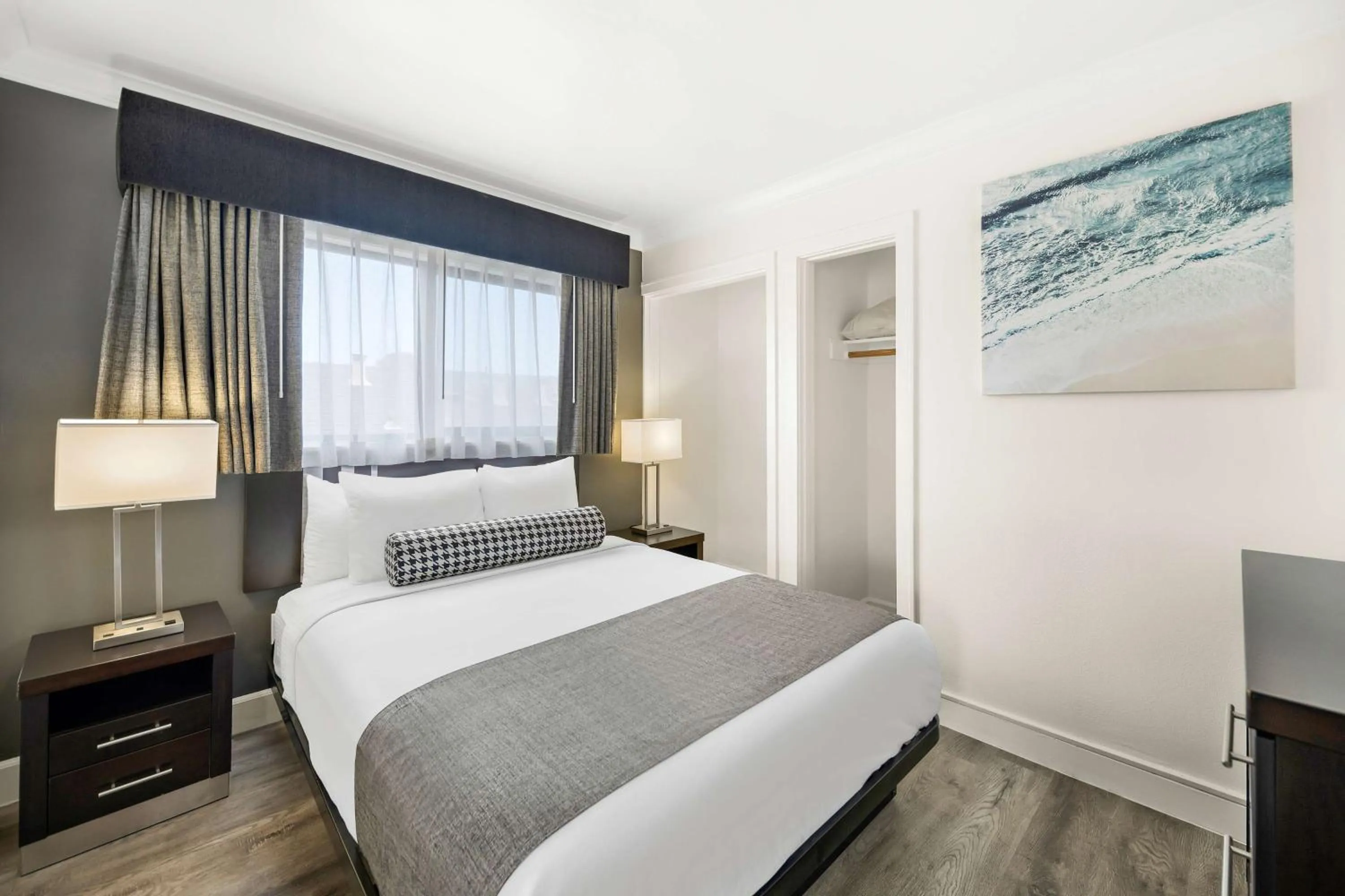 Bedroom, Bed in Best Western Park Crest Inn