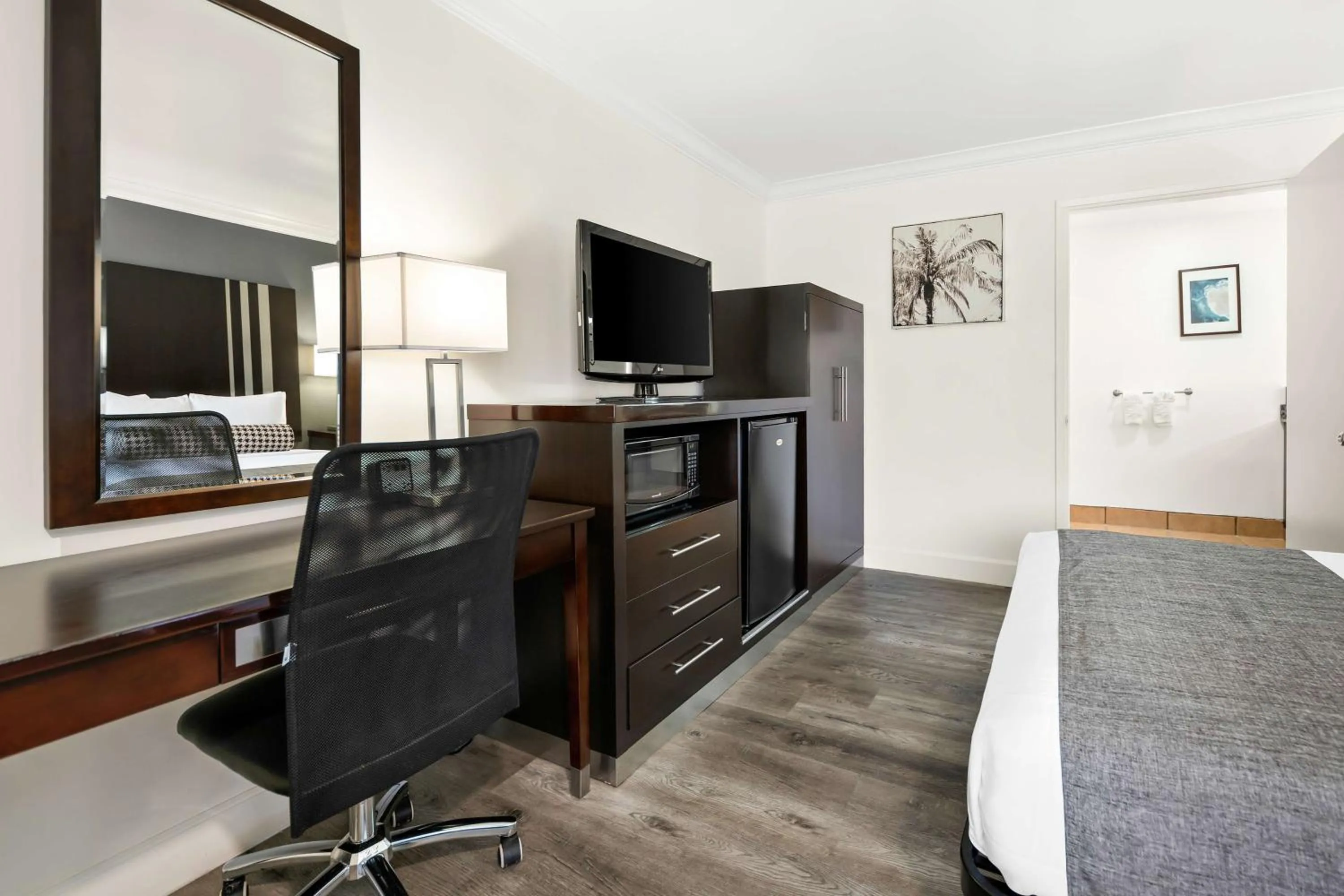 Bedroom, Bed in Best Western Park Crest Inn