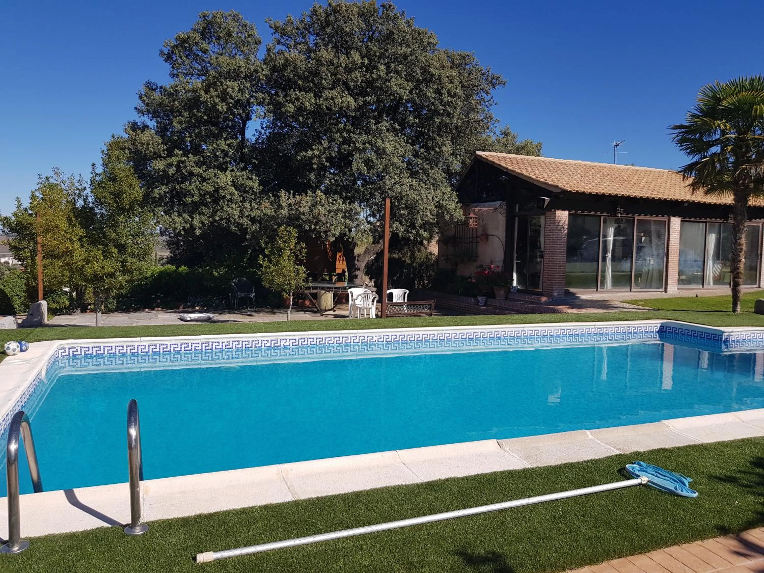 Property building in Chalet San Bernardo