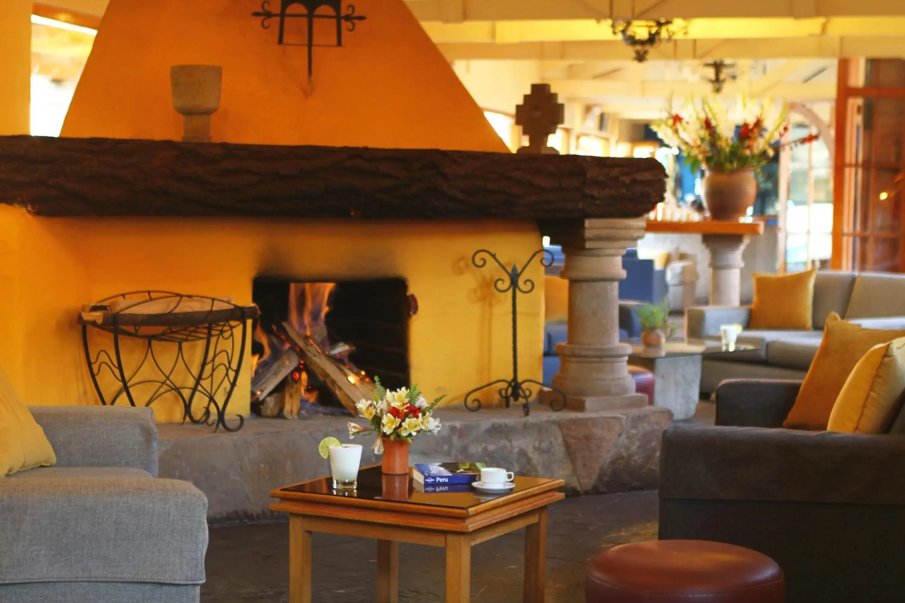 Lounge or bar in Hotel San Agustin Urubamba Lounge or bar in Hotel San Agustin Urubamba