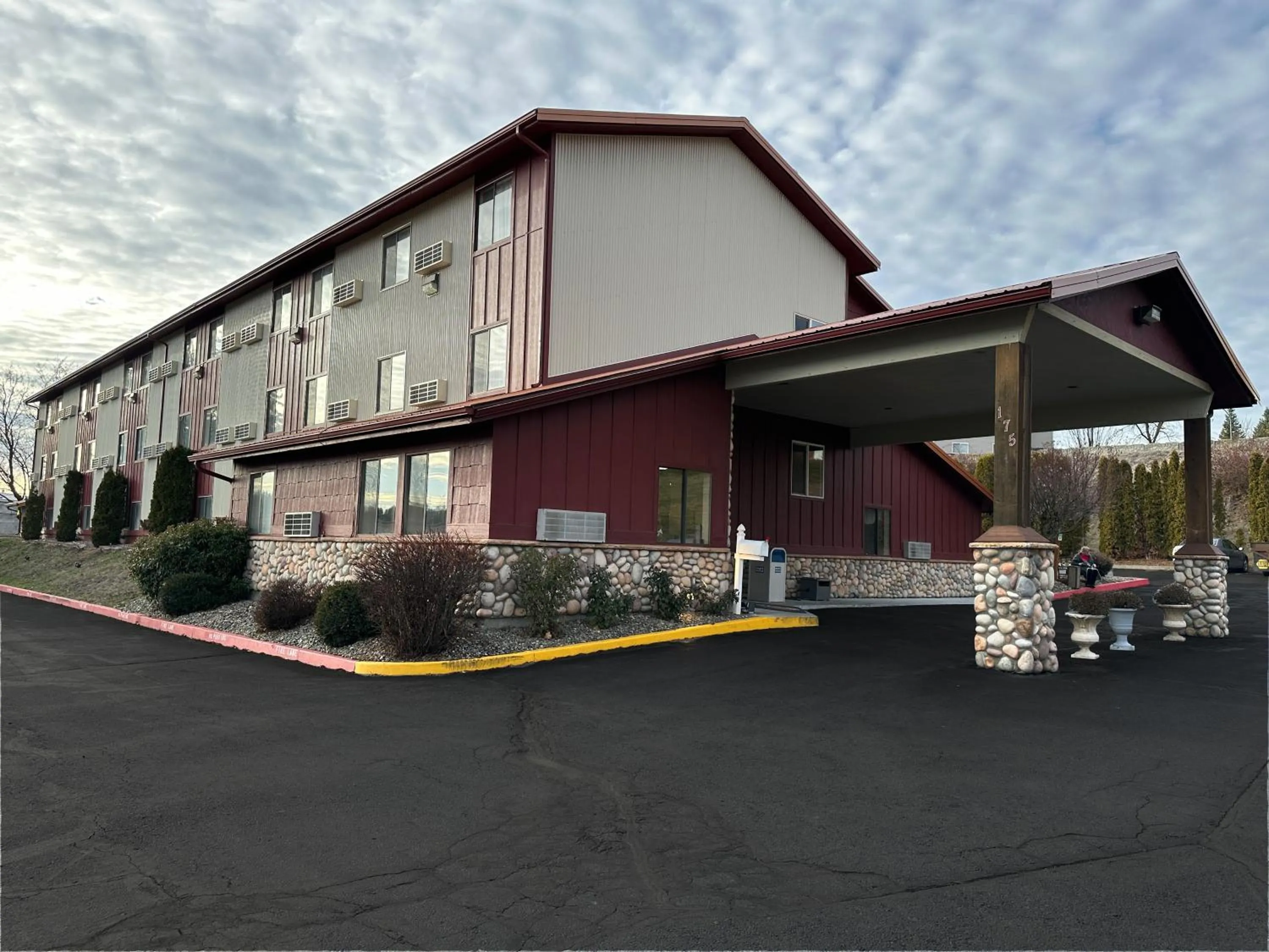 Property building in FairBridge Inn & Suites Moscow - Pullman