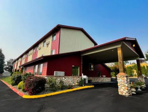 Property building in FairBridge Inn & Suites Moscow - Pullman Property building in FairBridge Inn & Suites Moscow - Pullman
