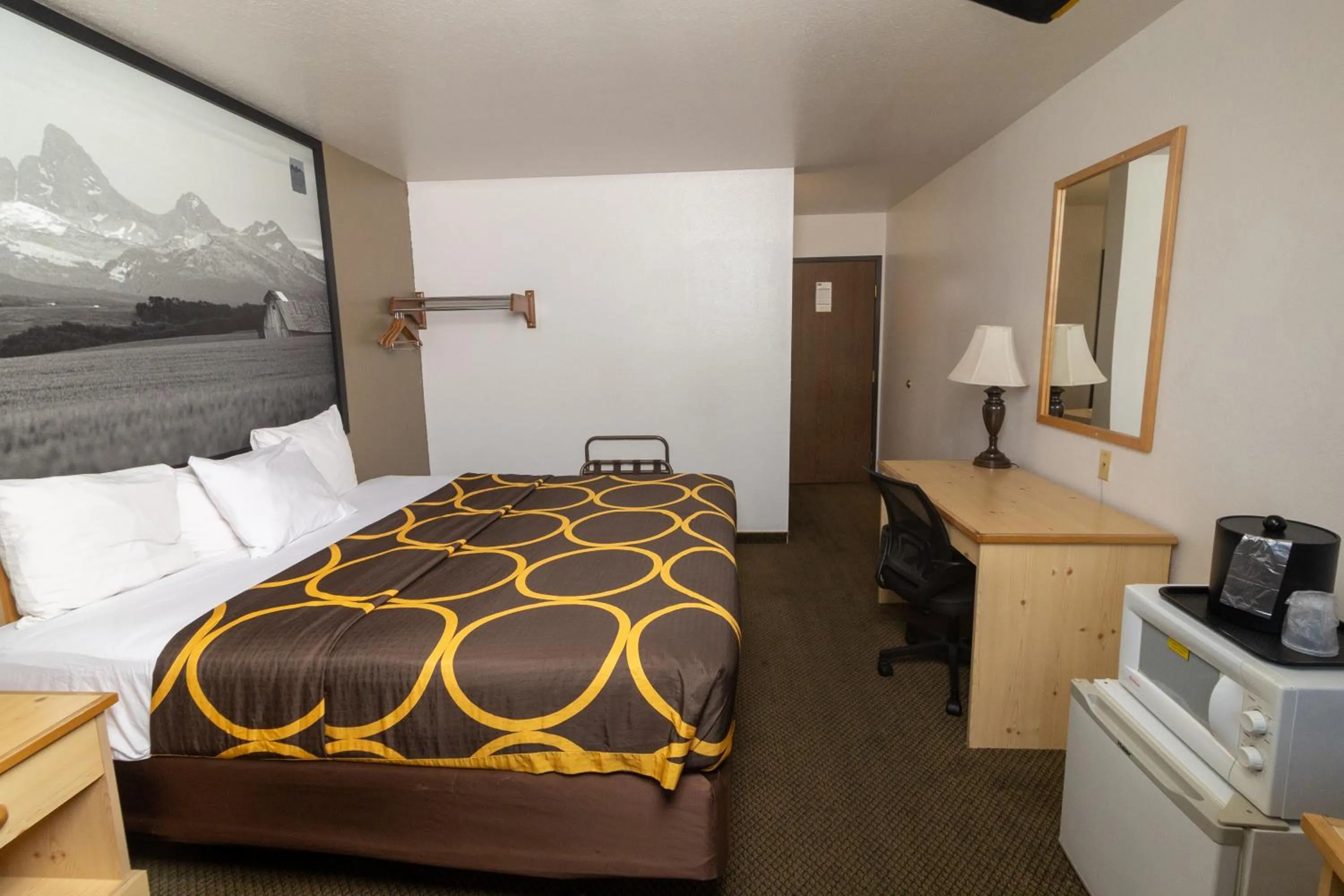 Bed in FairBridge Inn & Suites Moscow - Pullman