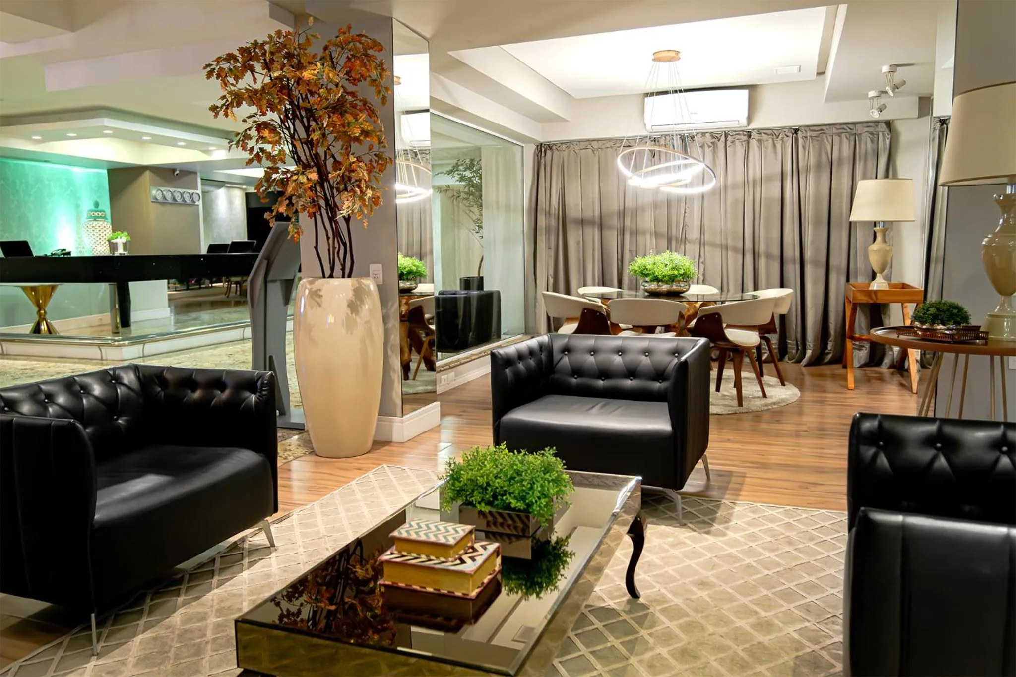 Communal lounge/ TV room in Hotel Marimar The Place