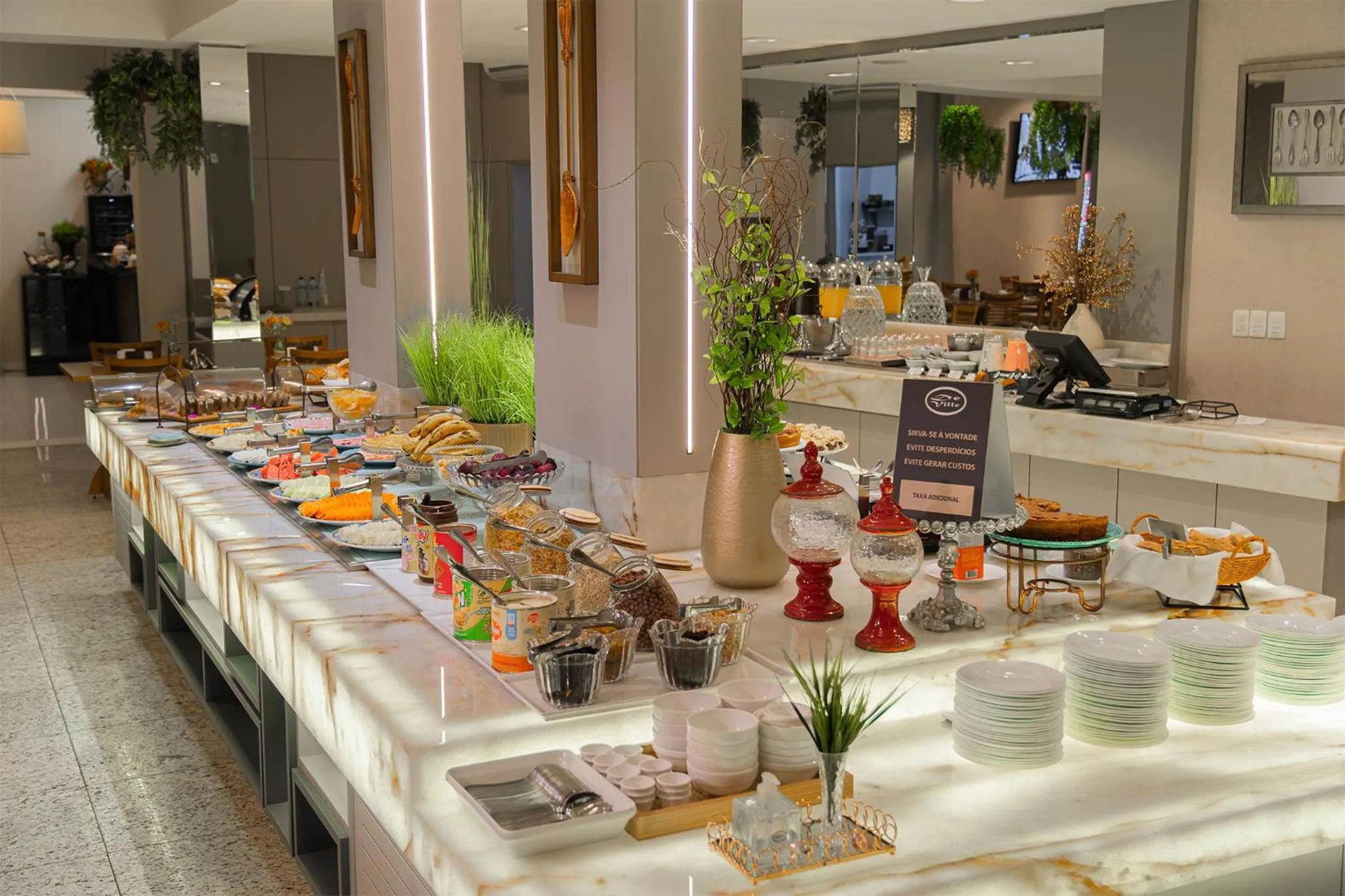 Restaurant/places to eat in Hotel Marimar The Place