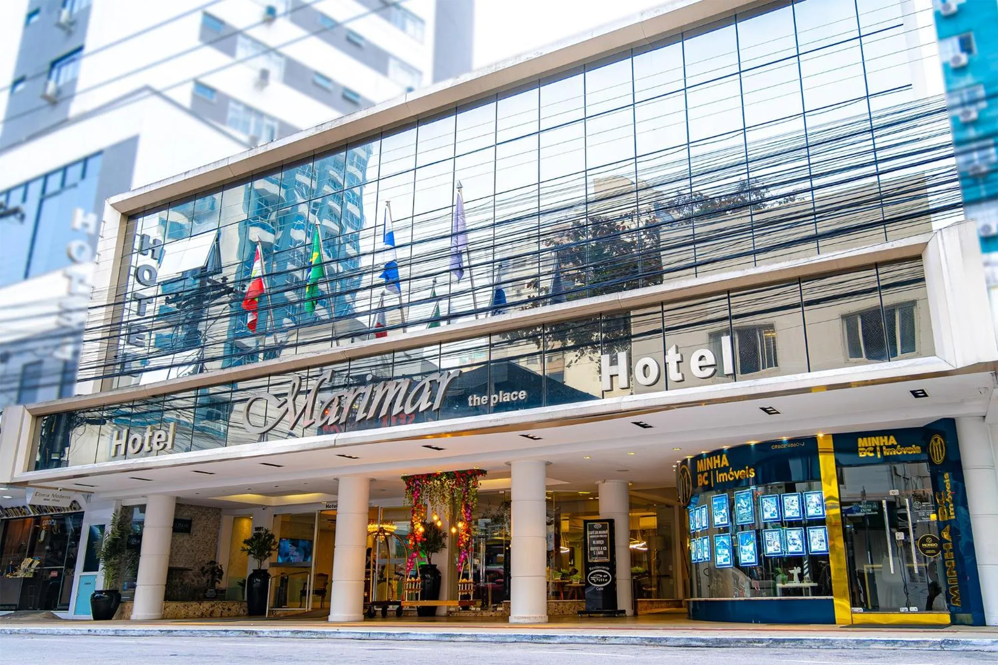 Facade/entrance in Hotel Marimar The Place