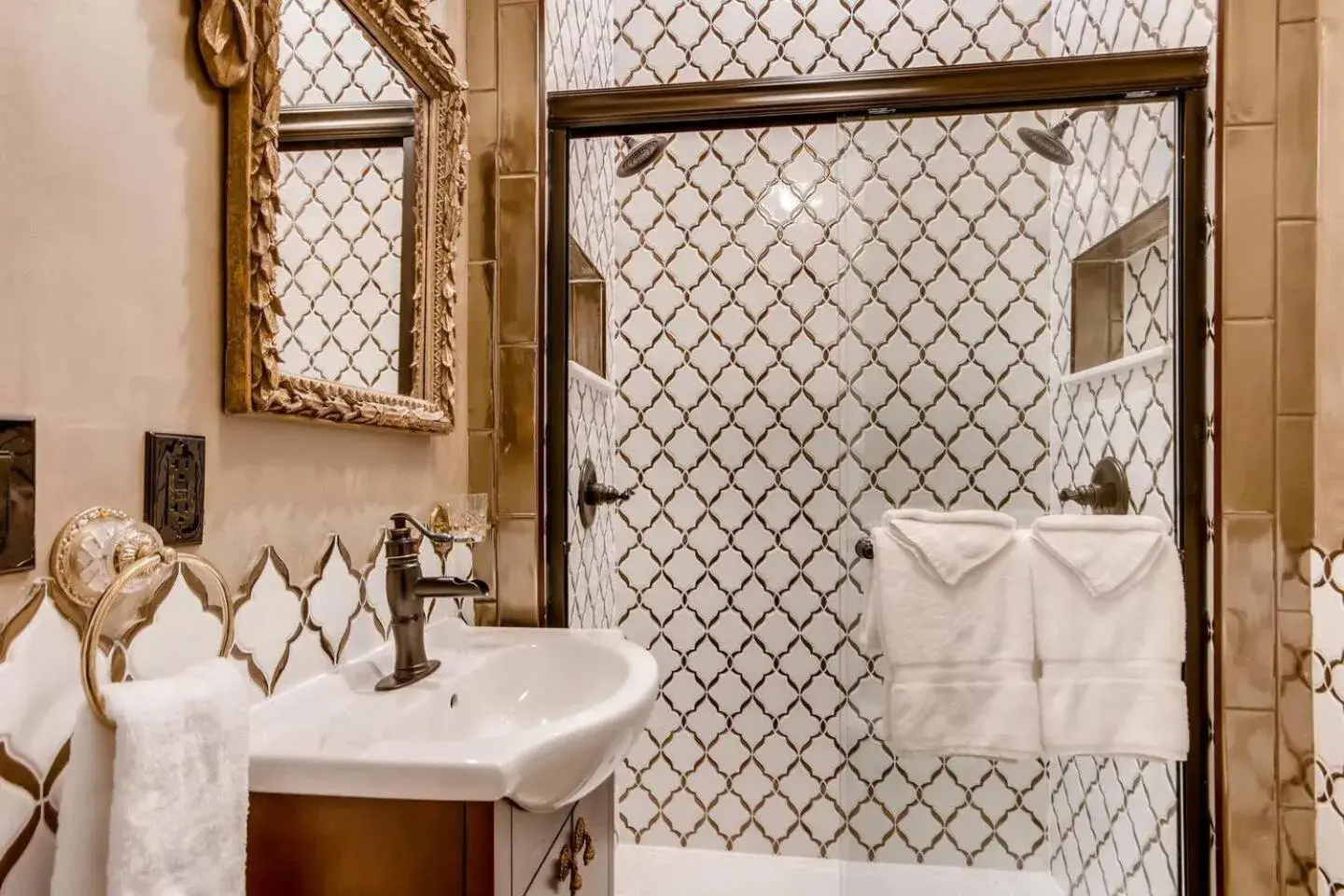 The Holiday Chalet Victorian The Holiday Chalet Victorian