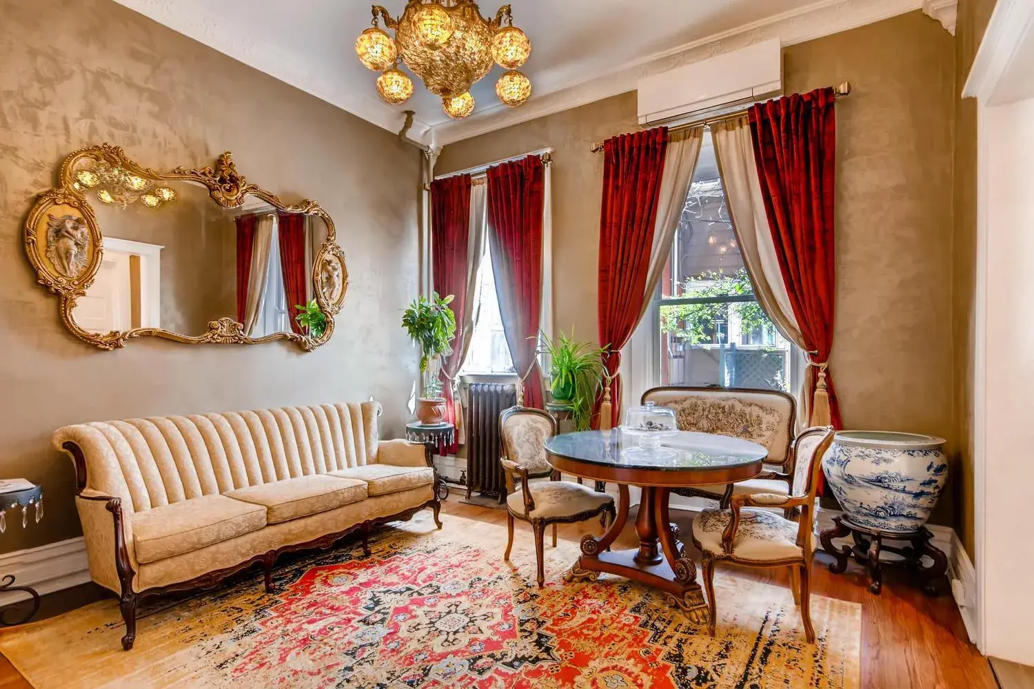 Lobby or reception in The Holiday Chalet Victorian Lobby or reception in The Holiday Chalet Victorian