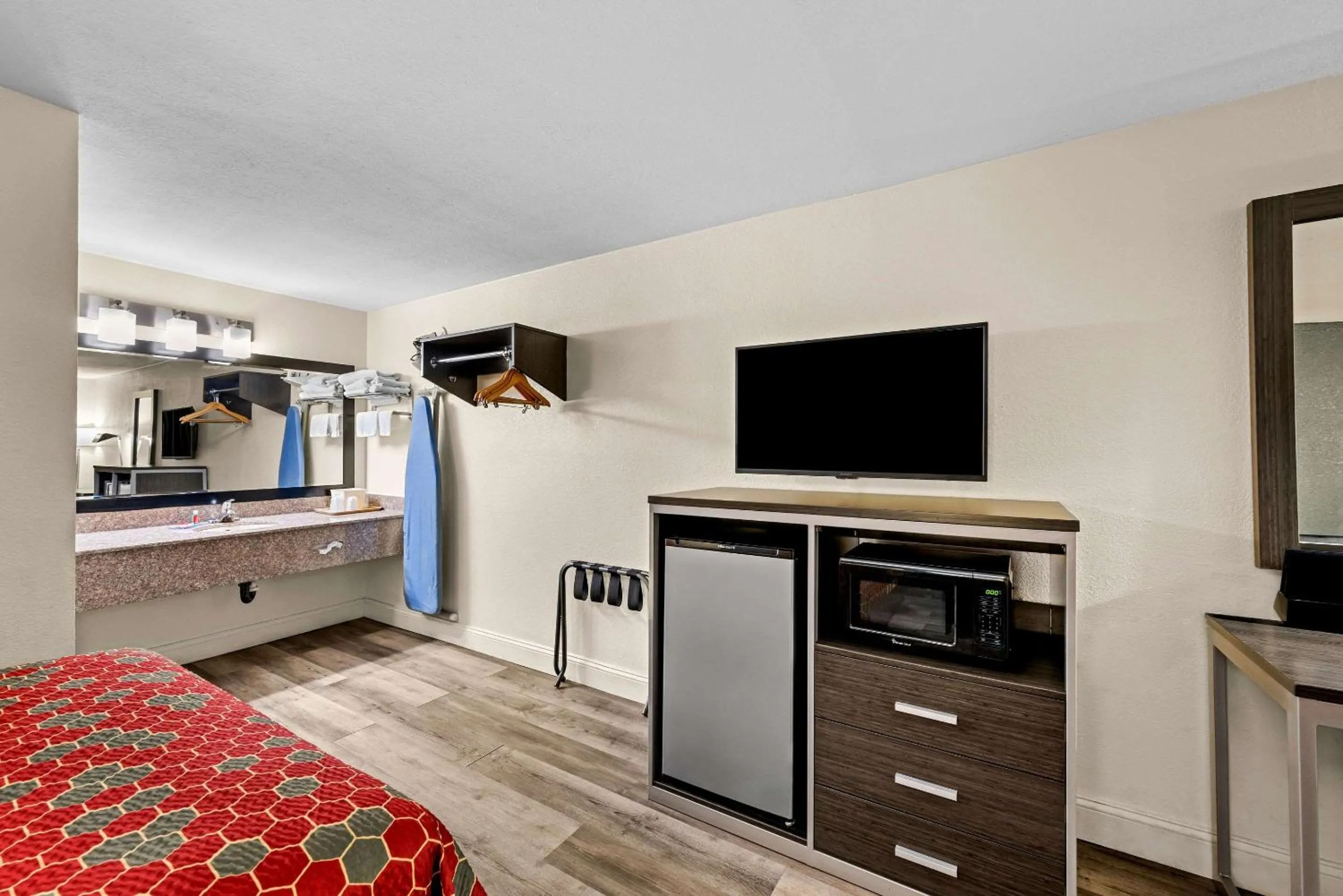 Bedroom, Bed in Econo Lodge Kingsport East