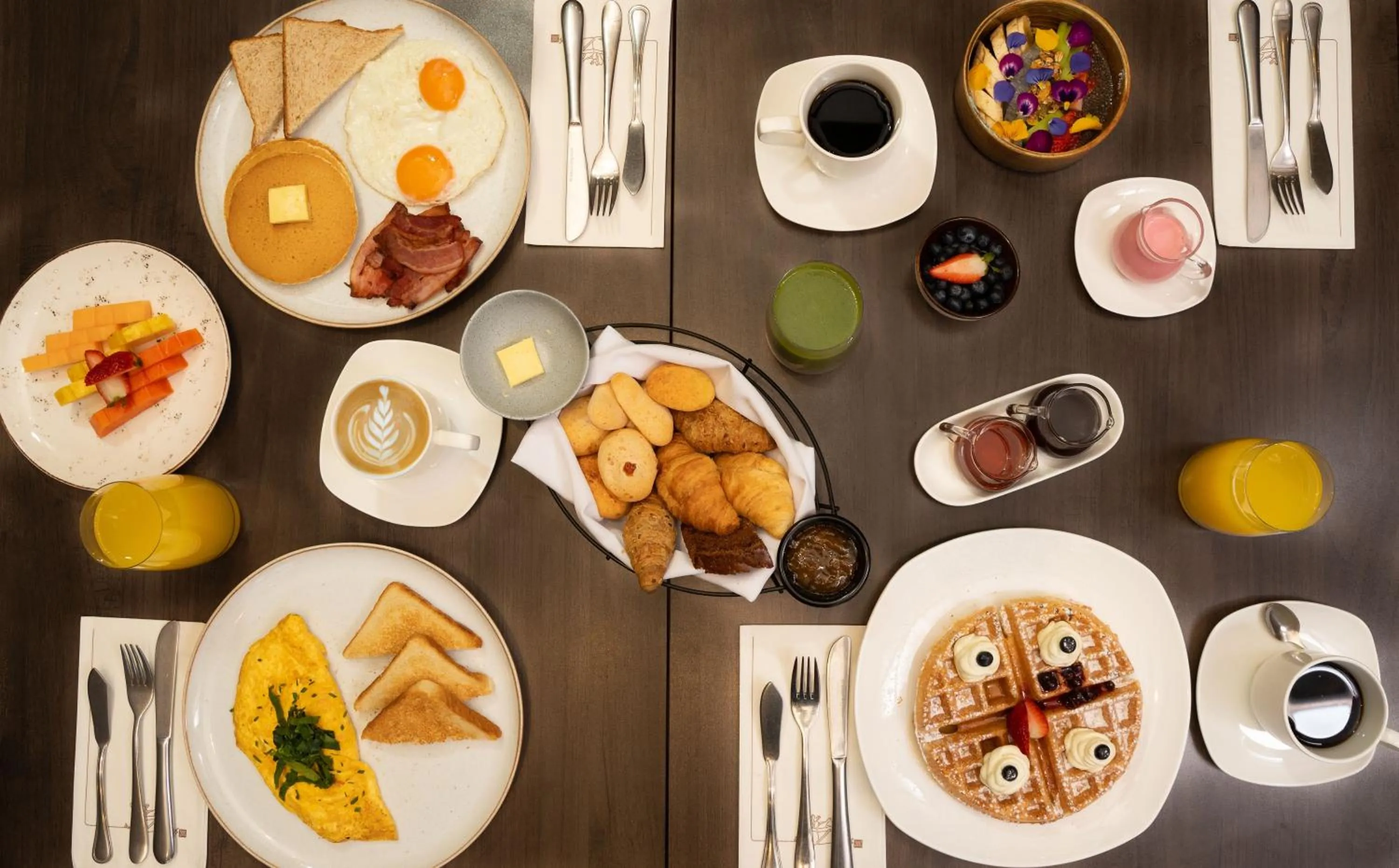 Breakfast in Hilton Garden Inn Bogota Airport