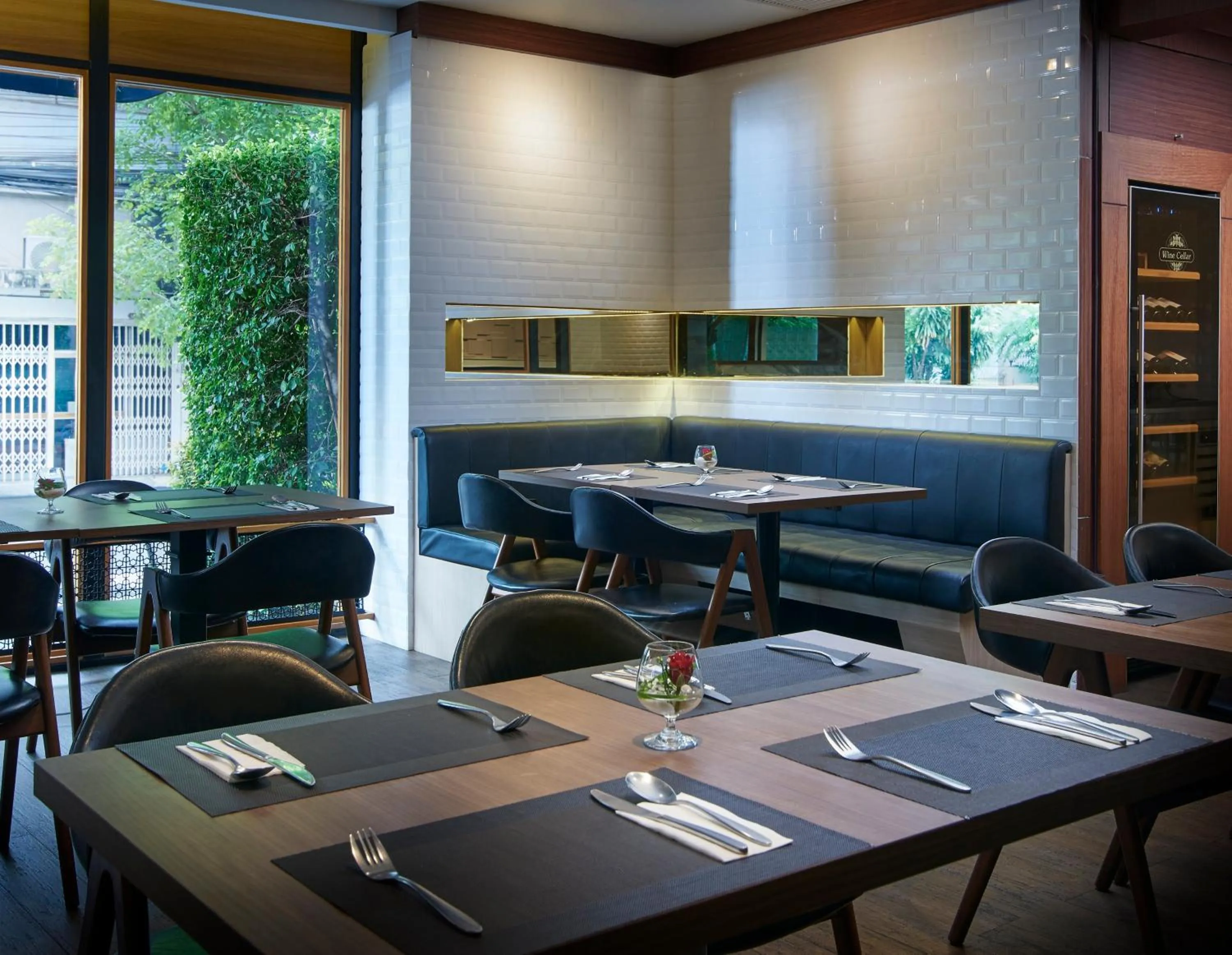 Restaurant/places to eat in Shama Lakeview Asoke Bangkok