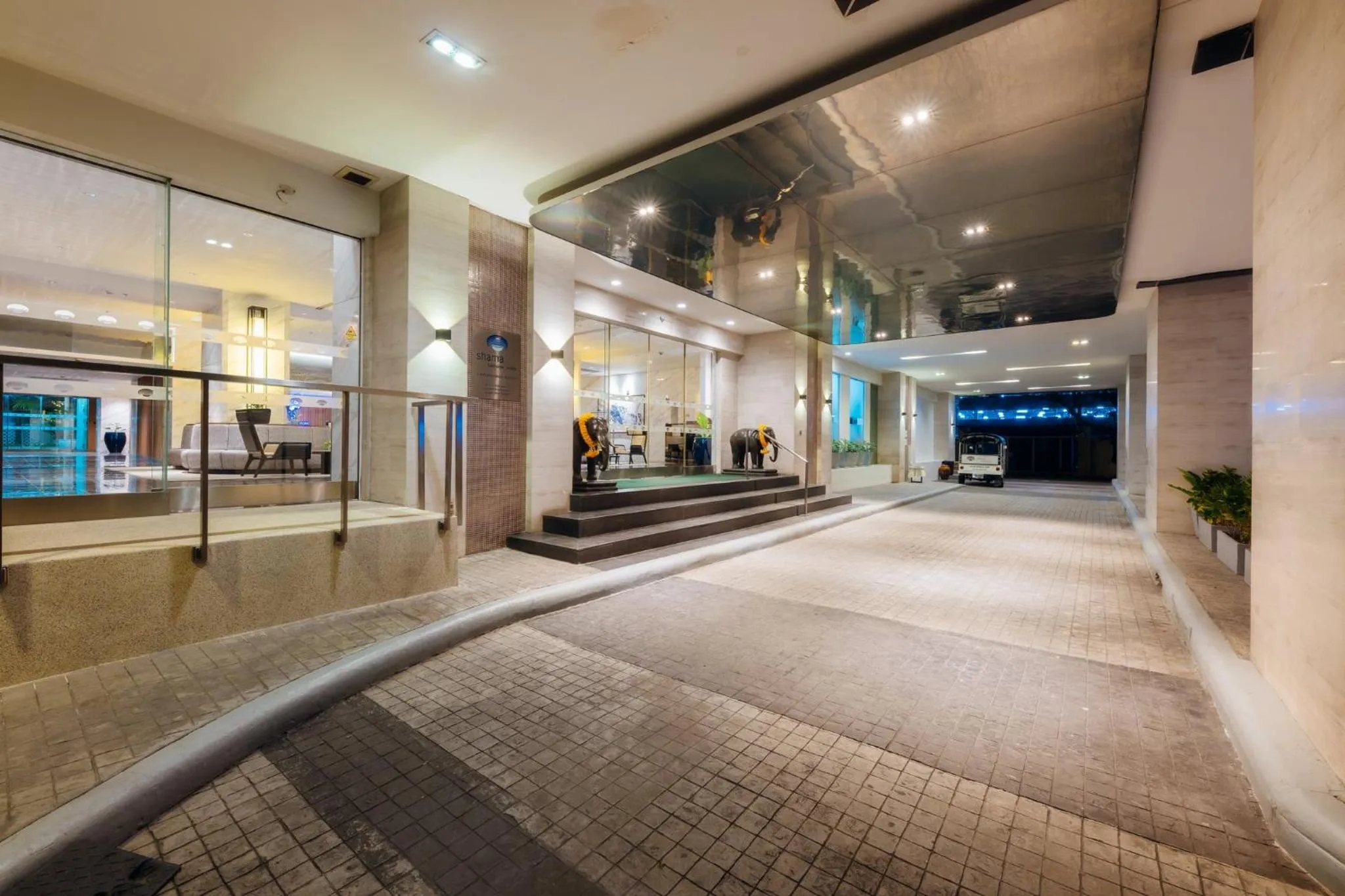 Property building in Shama Lakeview Asoke Bangkok